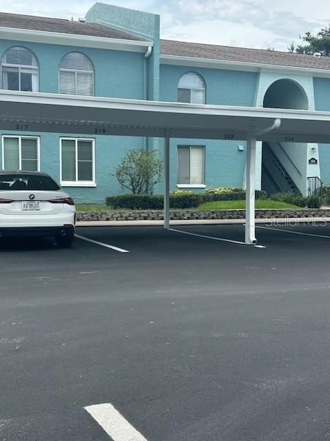Carport right outside your door!