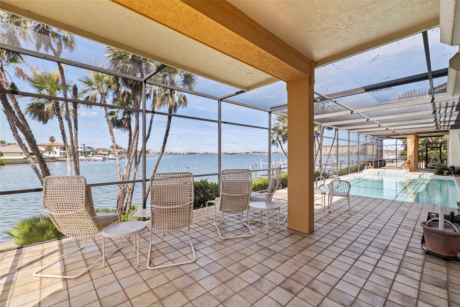 Swimming Pool - Deck/Patio