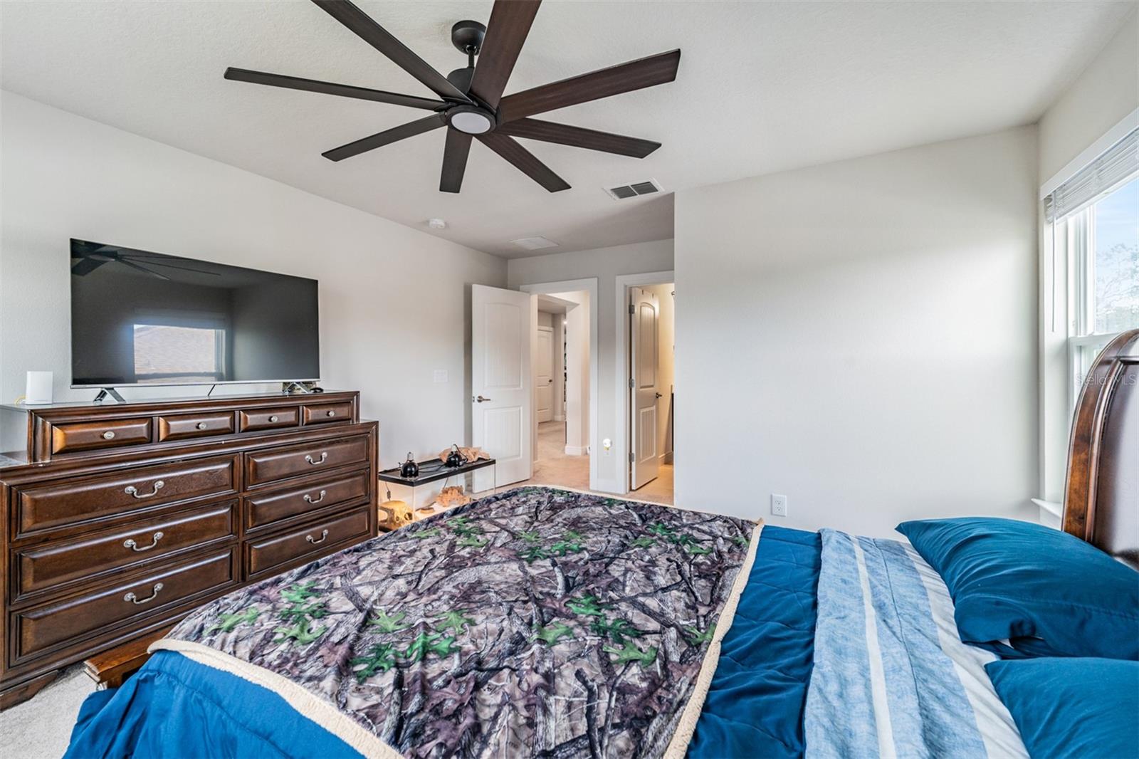 bedroom with bath