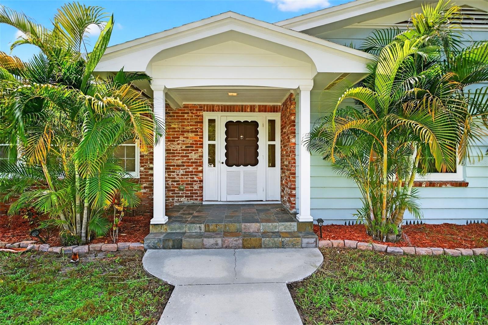Charming entranceway