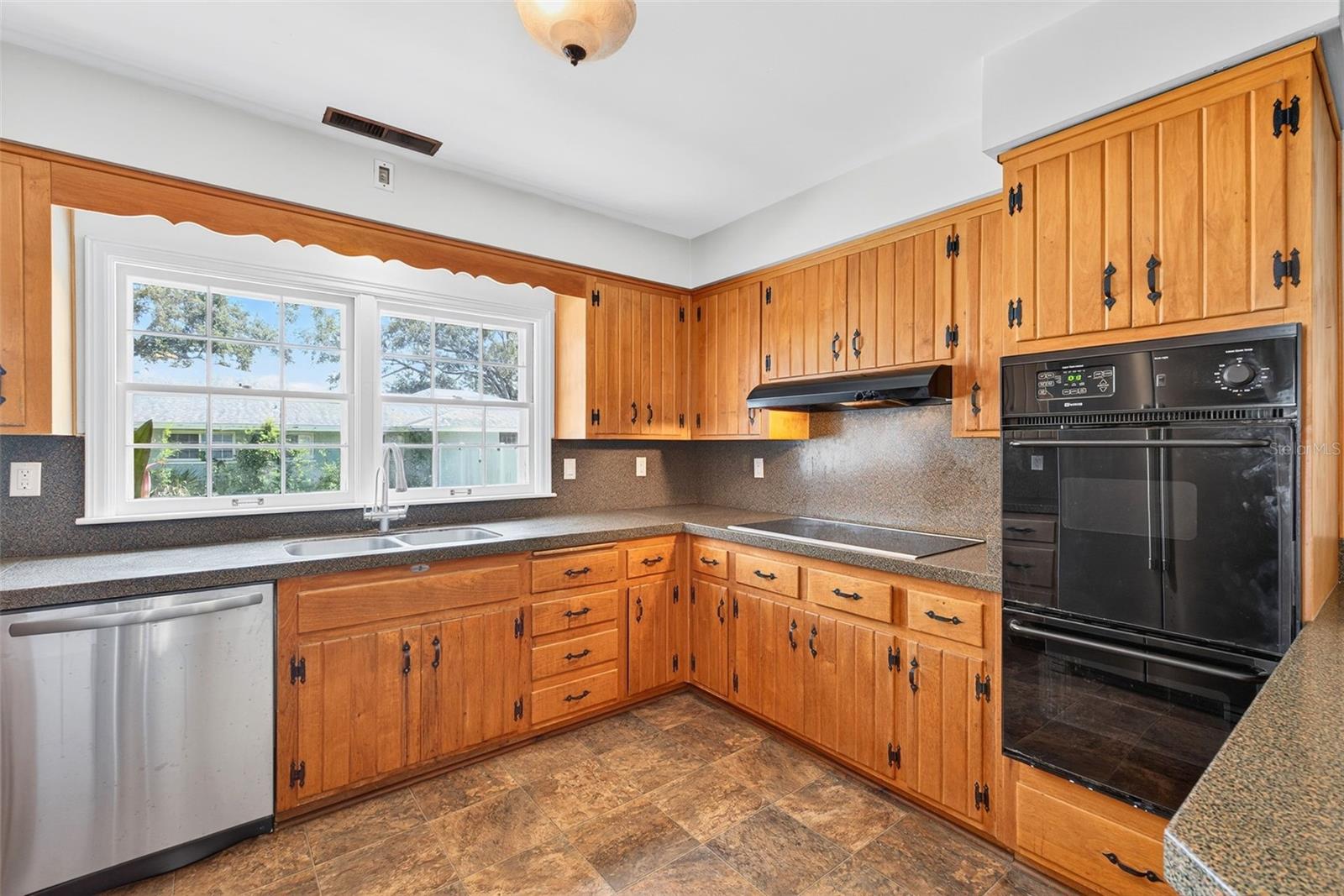 A lot of cabinet and counter space in kitchen