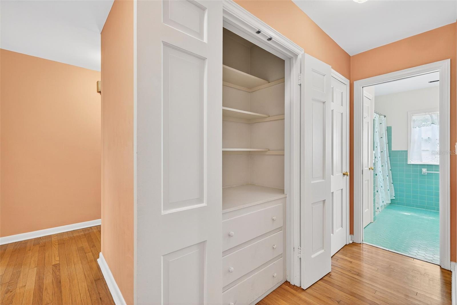 Hall storage