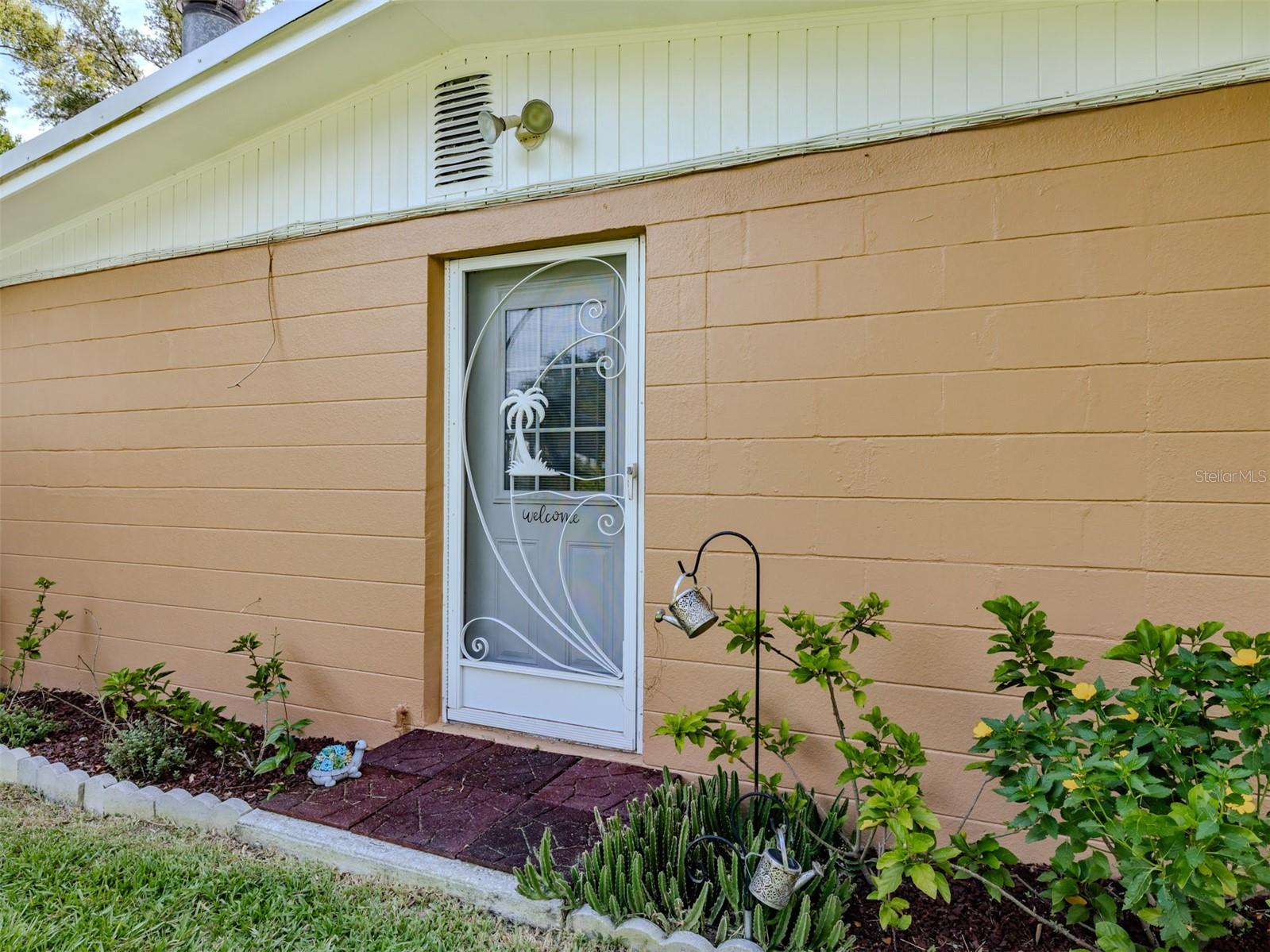 SIDE DOOR ENTERANCE