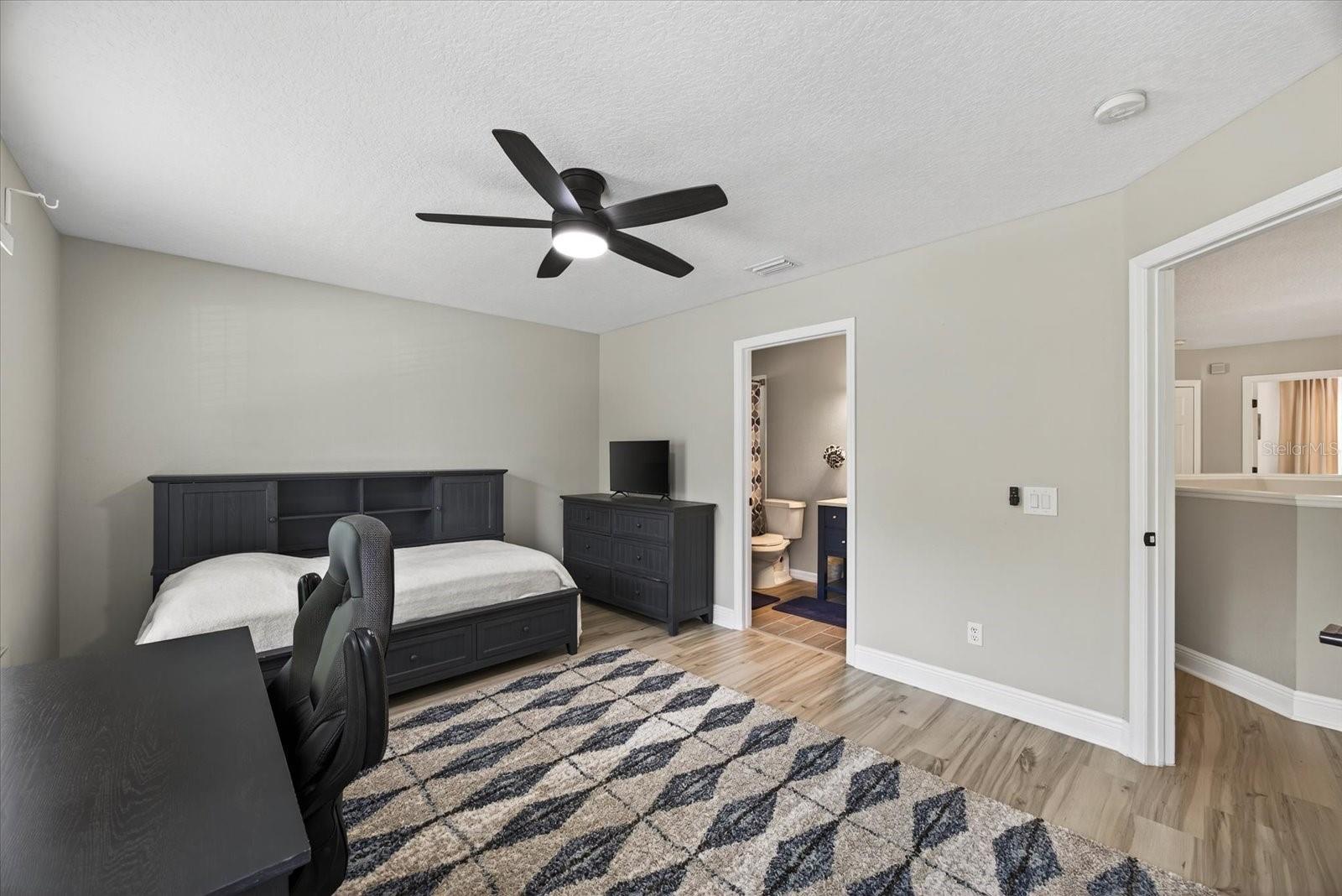 Guest Bedroom with Private En-Suite