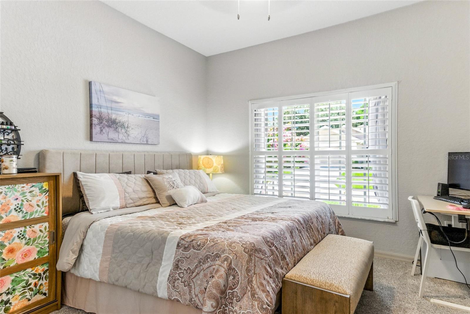 Guest room/Bedroom #2