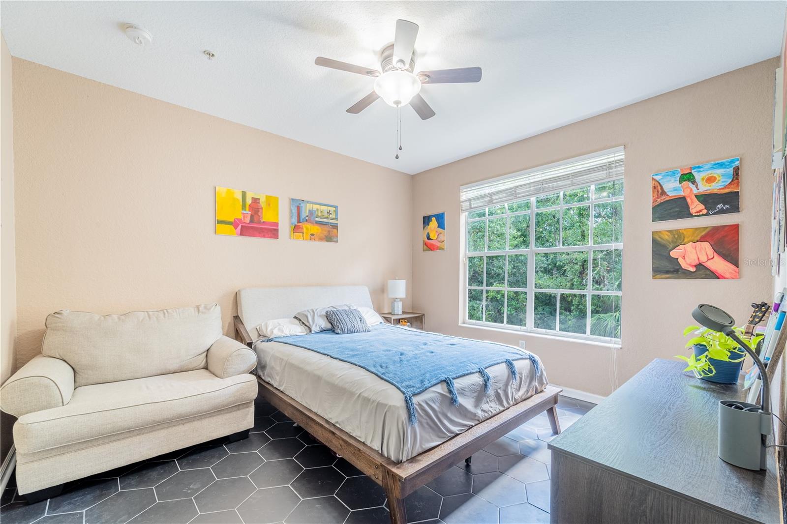 2nd of 2 masterbedroom suites