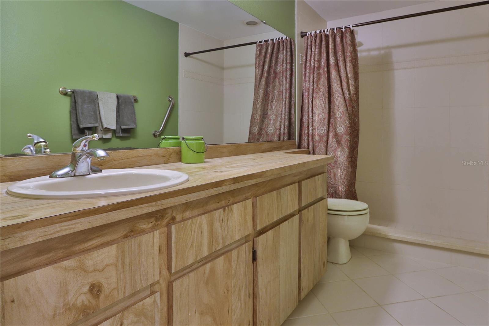 SECONDARY BATHROOM