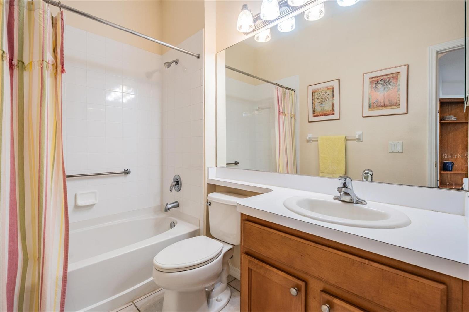 Full secondary bathroom