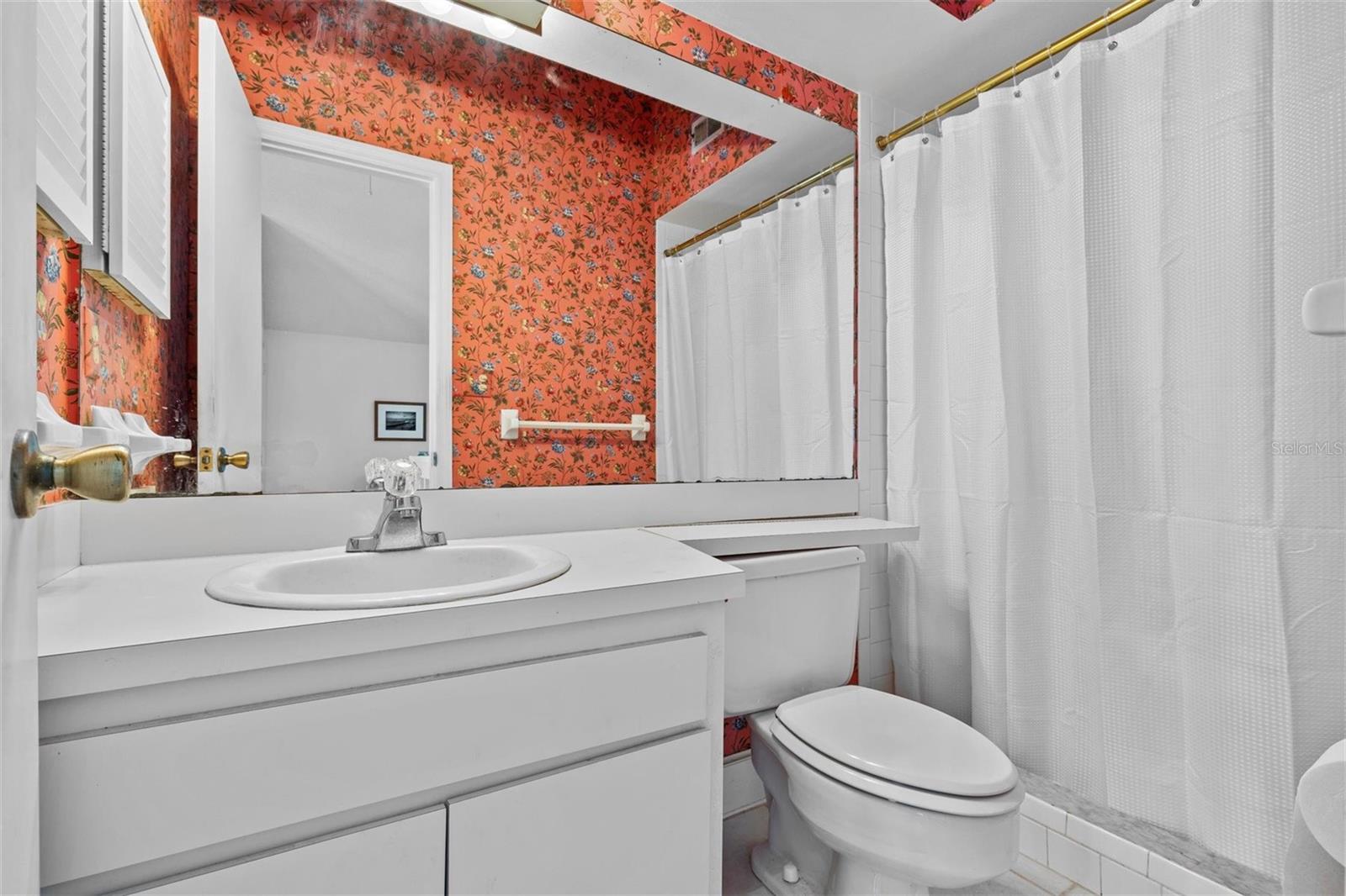 Primary private bath