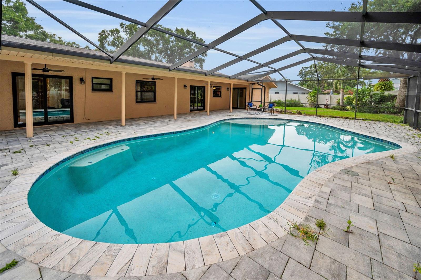 Pool/Lanai