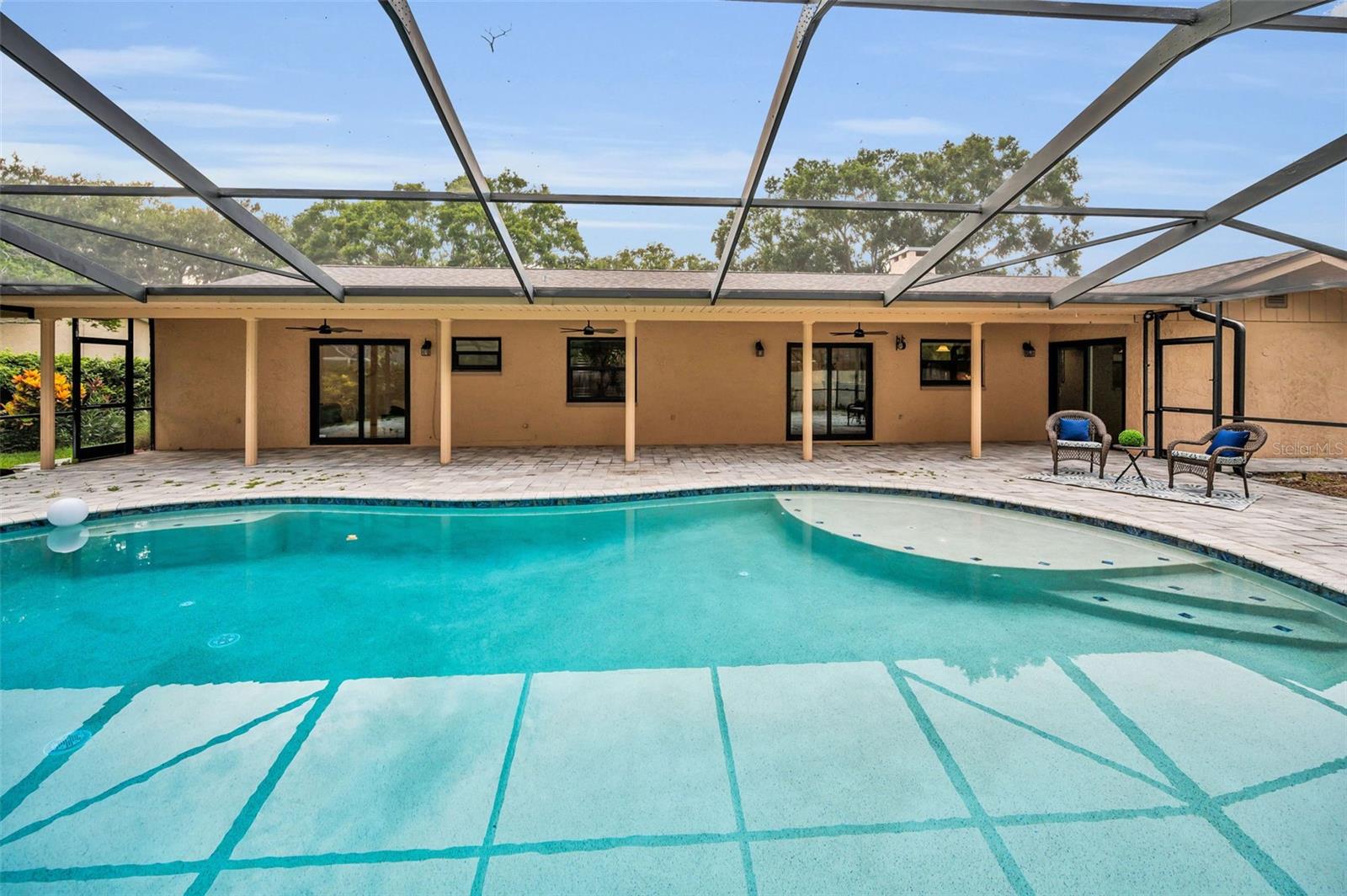 Pool/Lanai