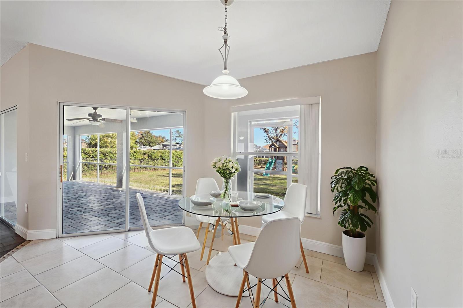 Breakfast Nook (Virtually Staged)