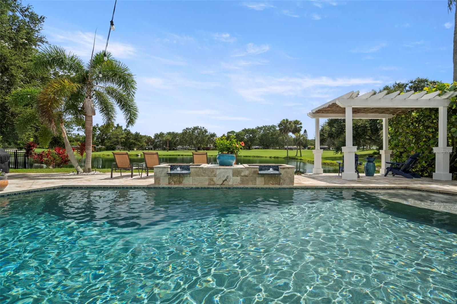 Pool with sunshelf