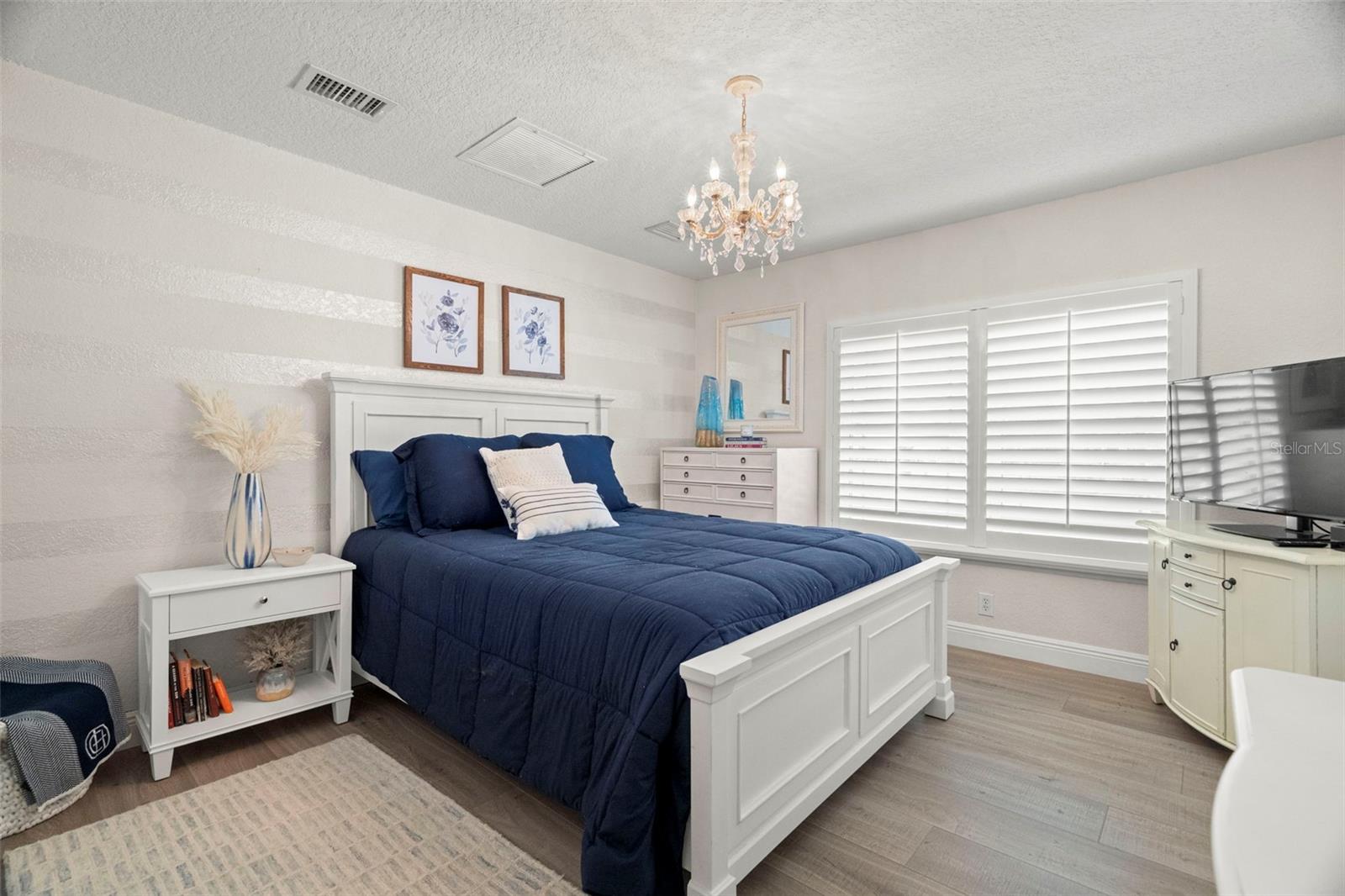 First floor ensuite bedroom perfect for guests