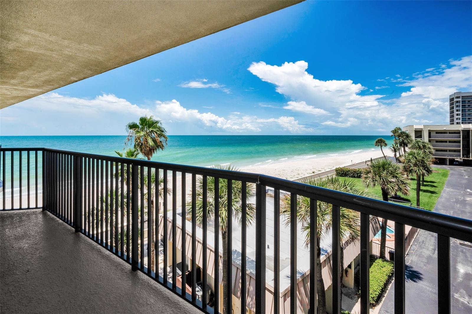 Stunning Beachfront Views from your Gulf front Balcony!