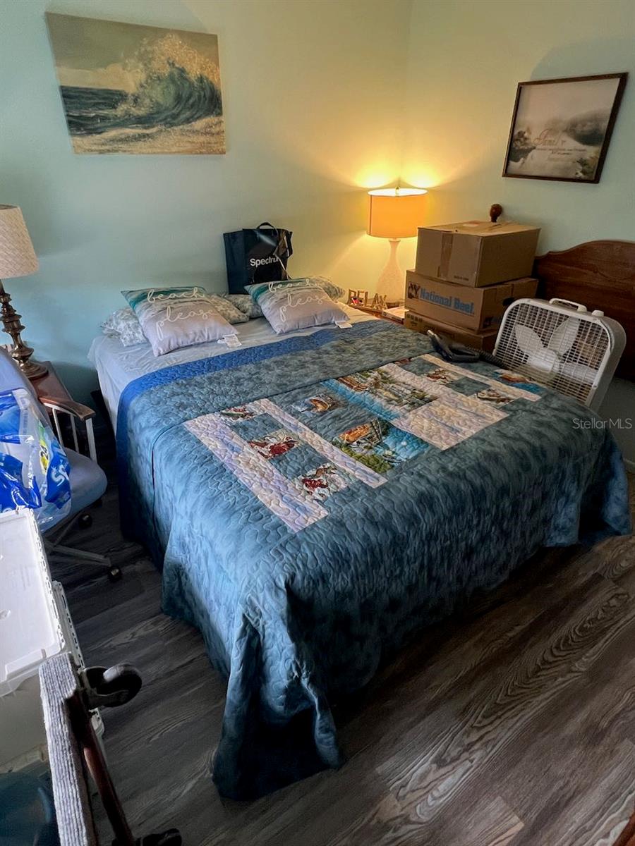 Guest bedroom