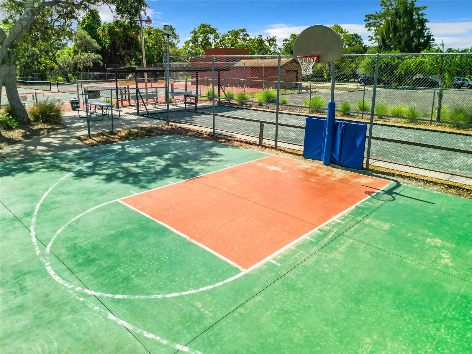 Beacon Woods amenities
