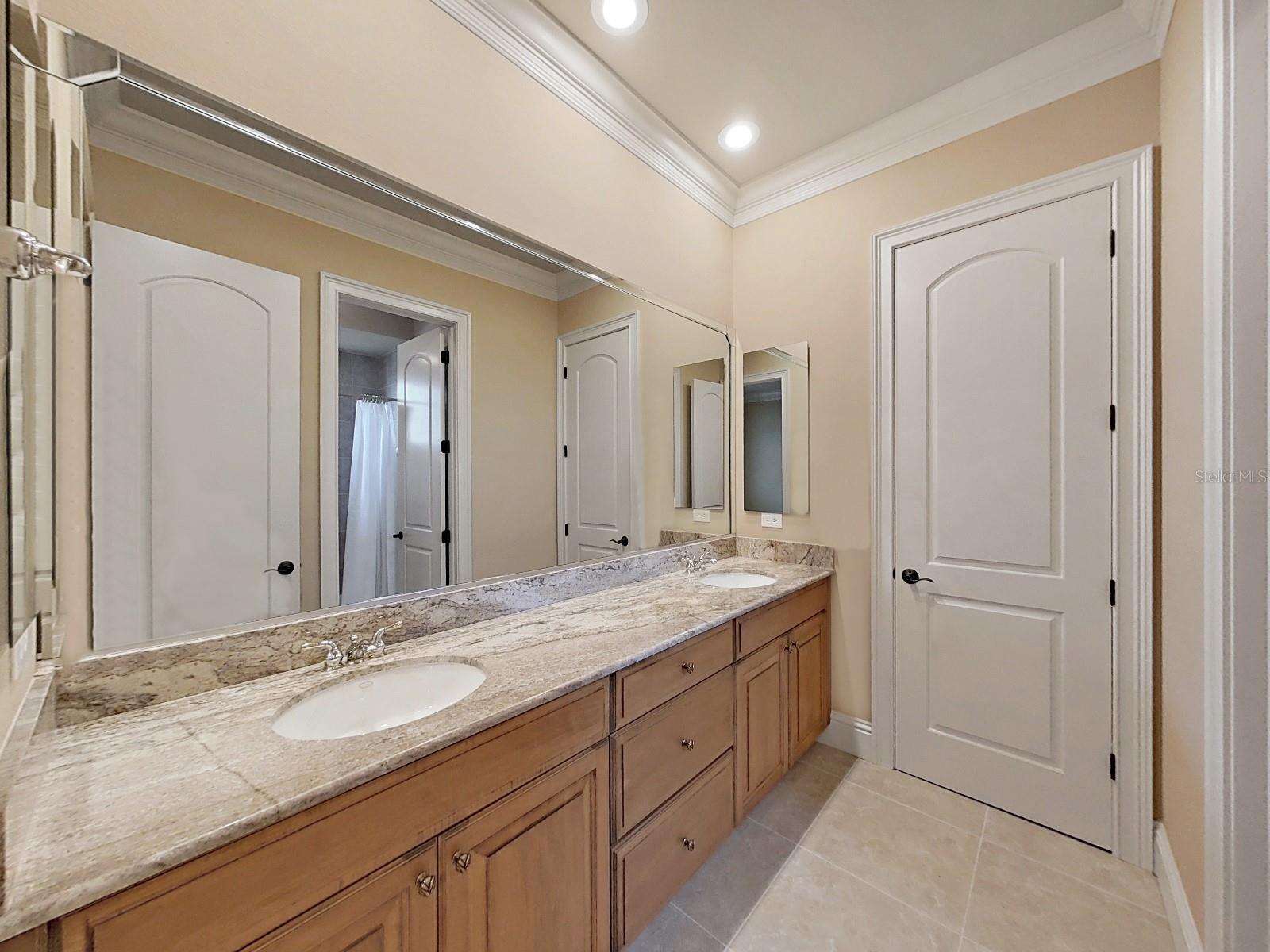 Jack & Jill Bath between 3rd & 4th Bedrooms