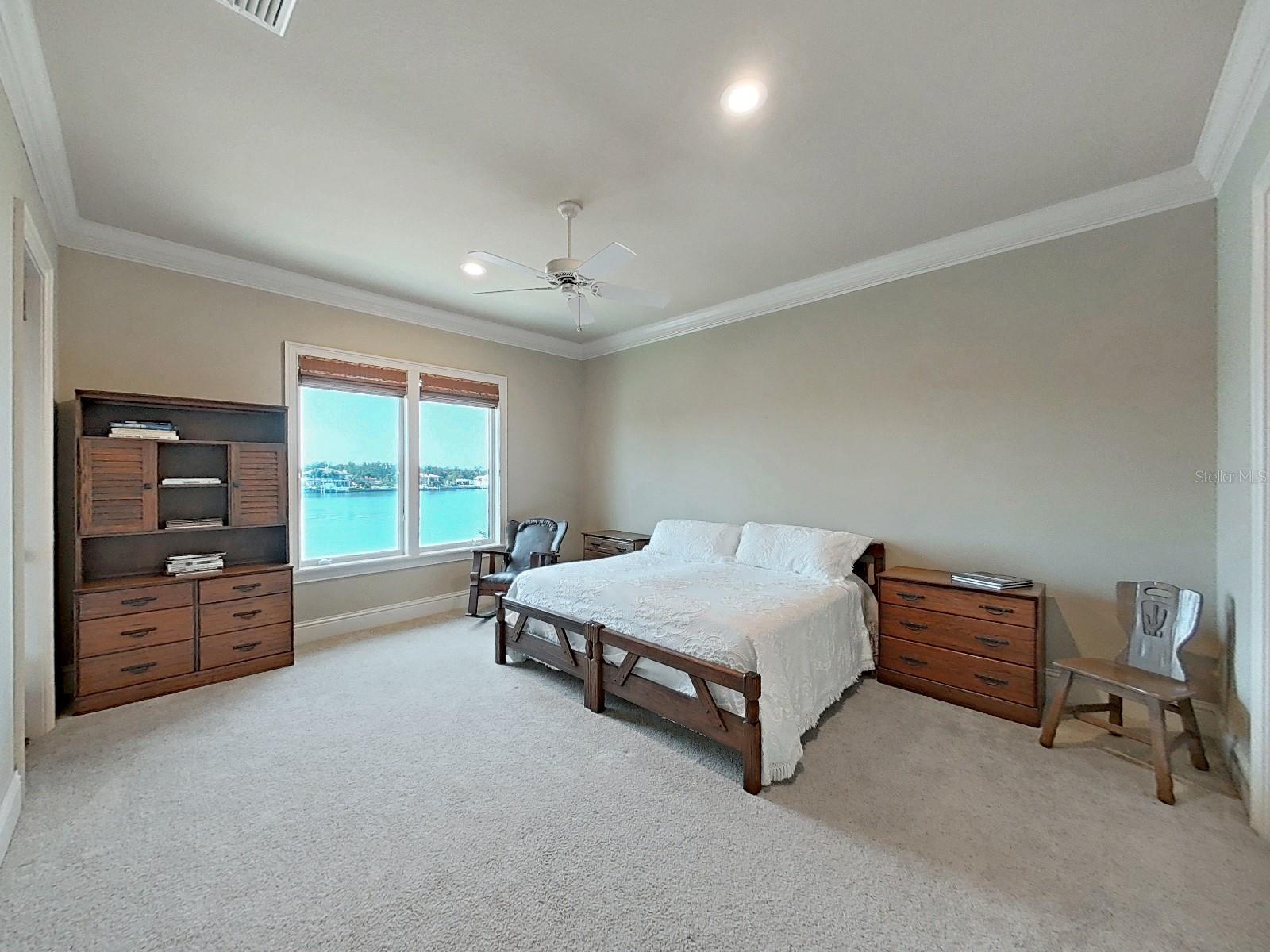 Bedroom 5 with Veranda Access