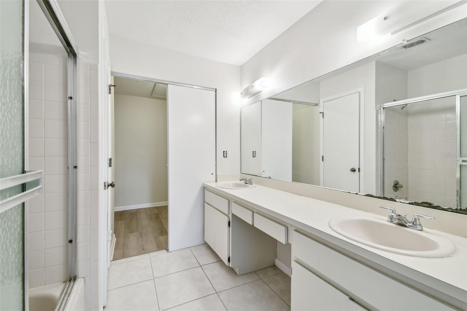 En Suite Bath