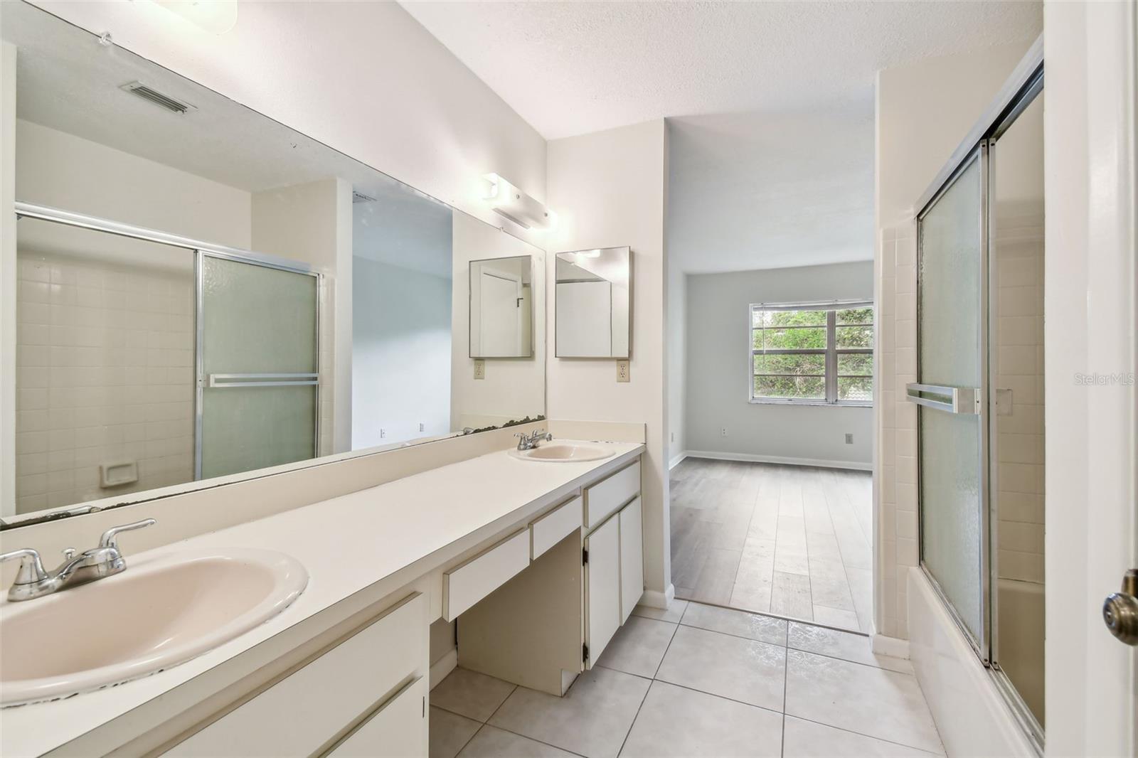En Suite Bath