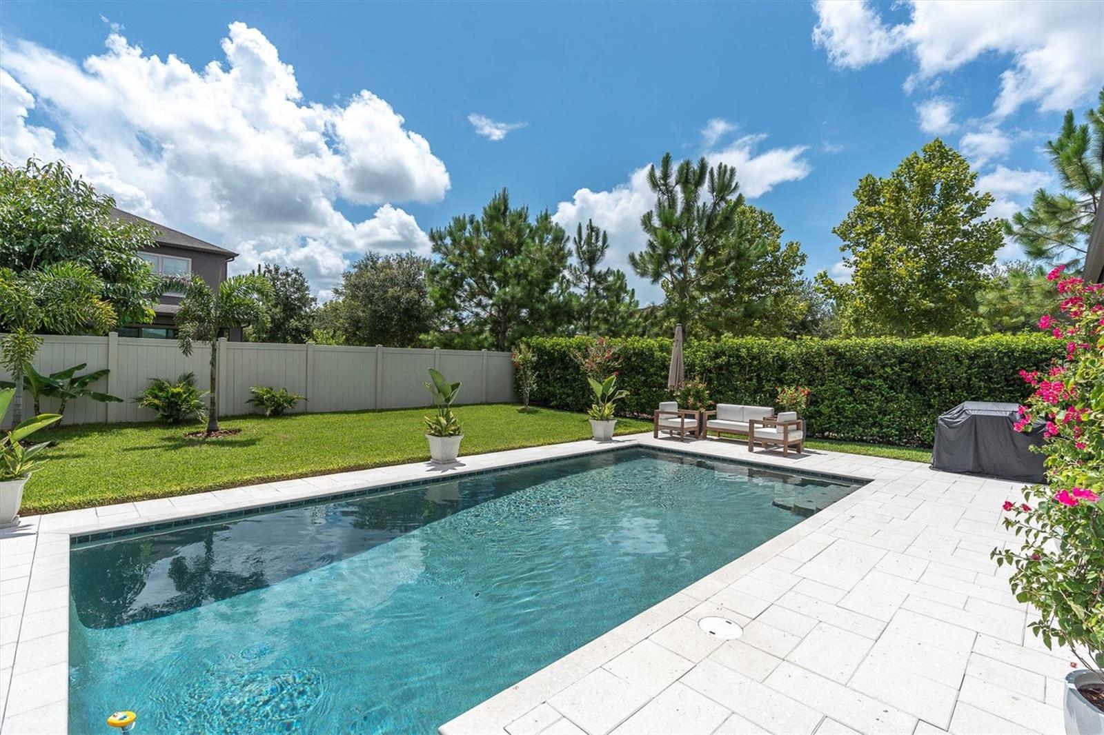 SPARKLING SALTWATER POOL