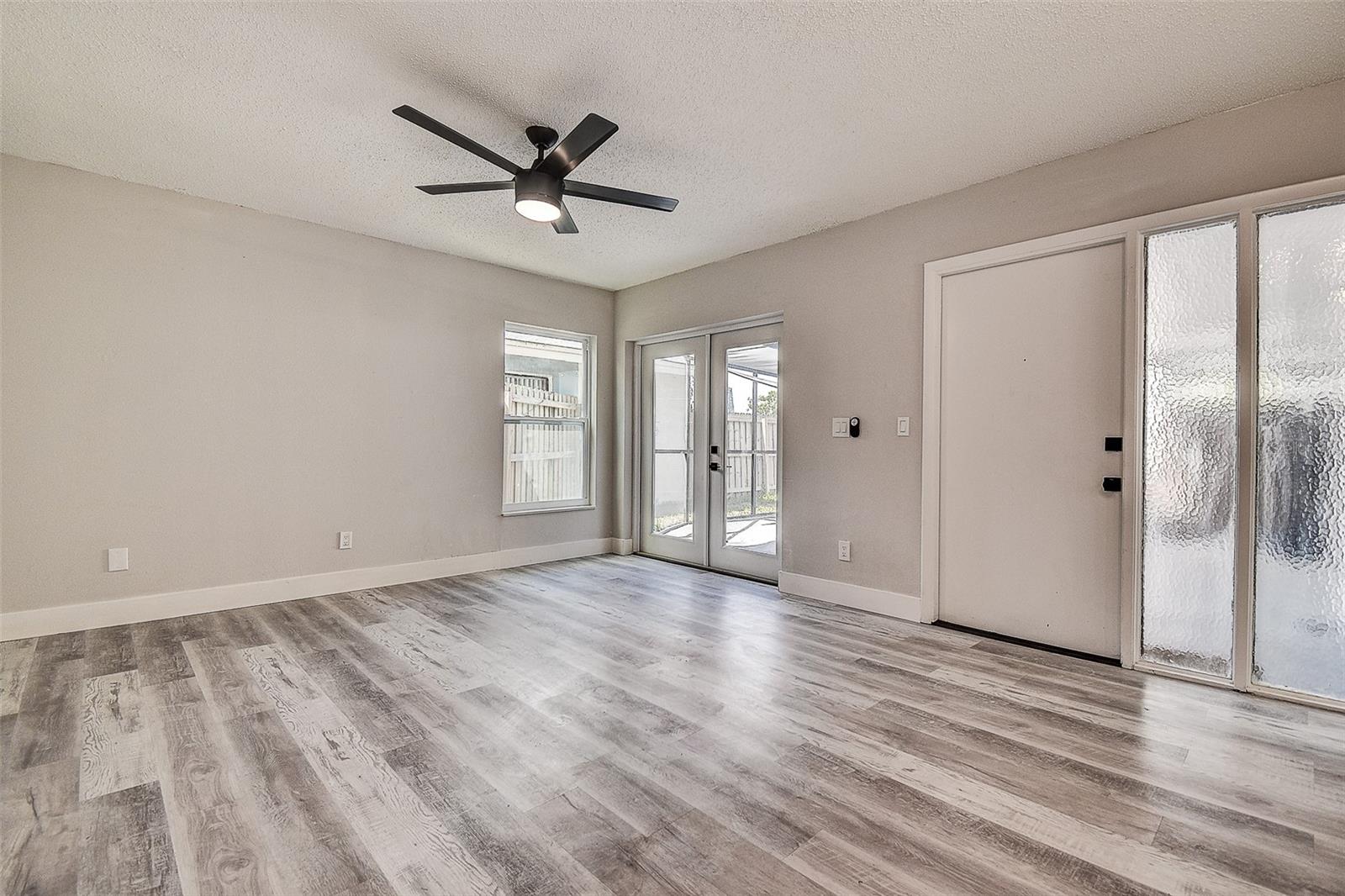 Living/Dining area