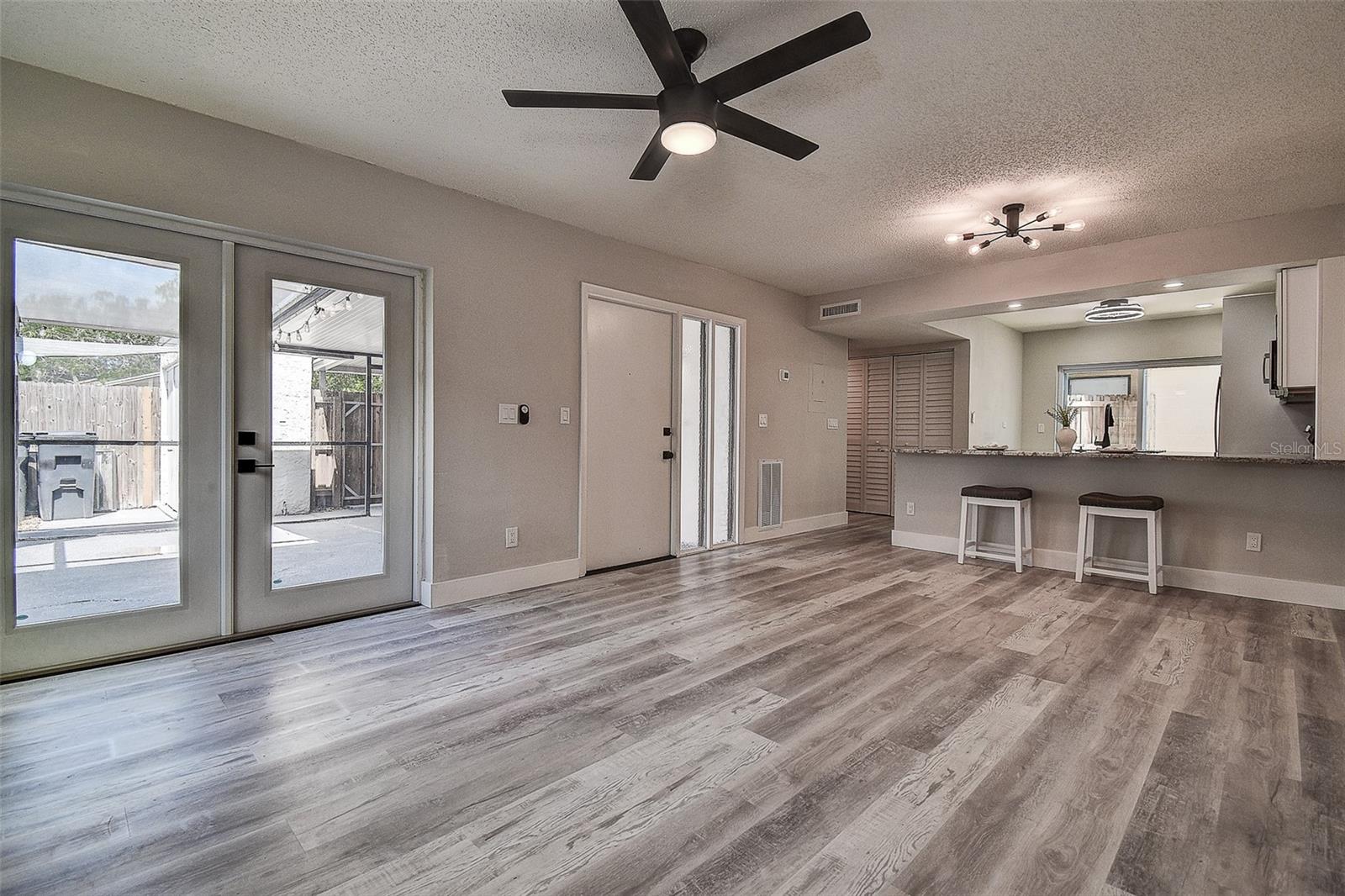 Living/Dining Area