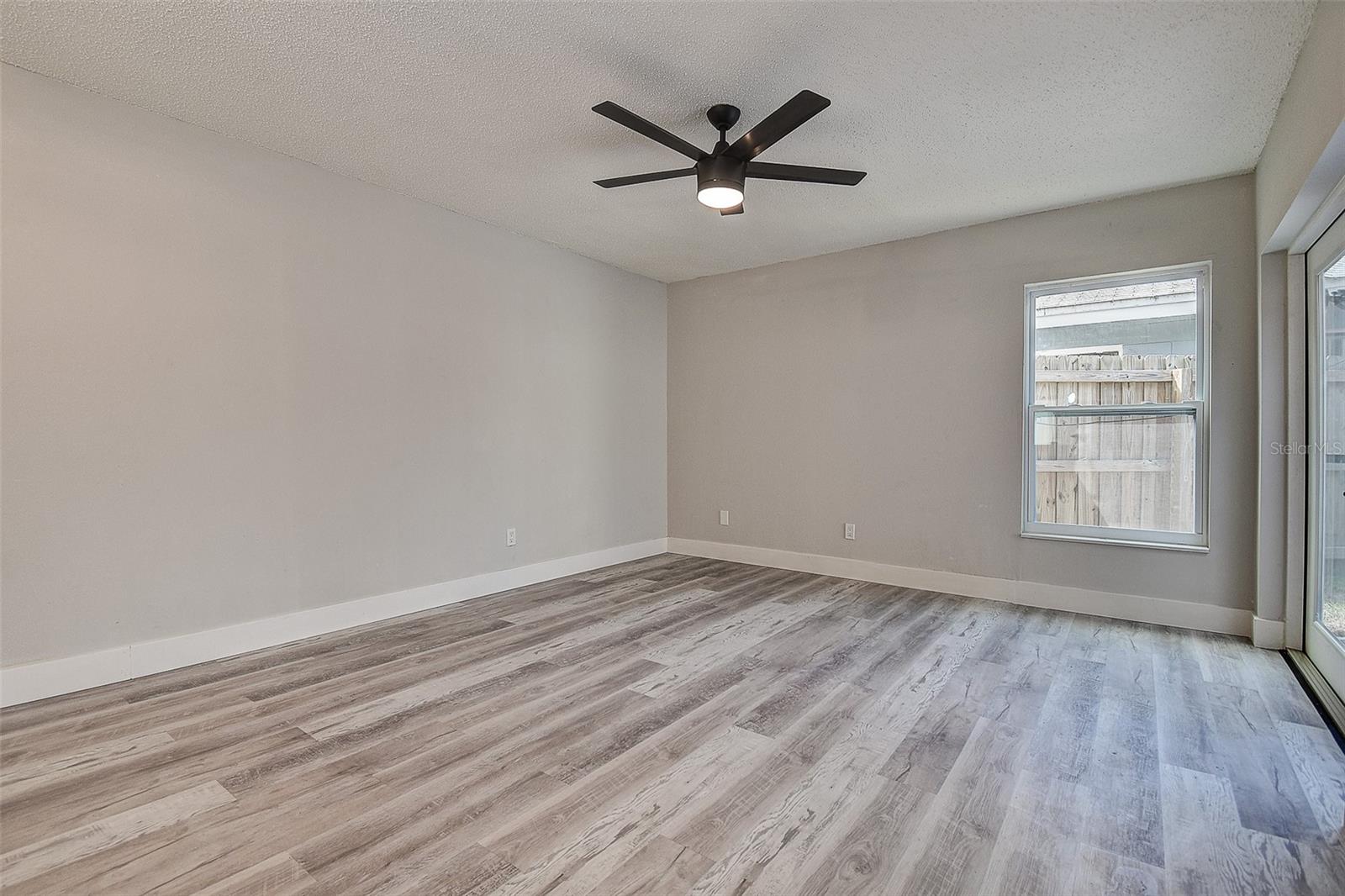 Living/Dining area