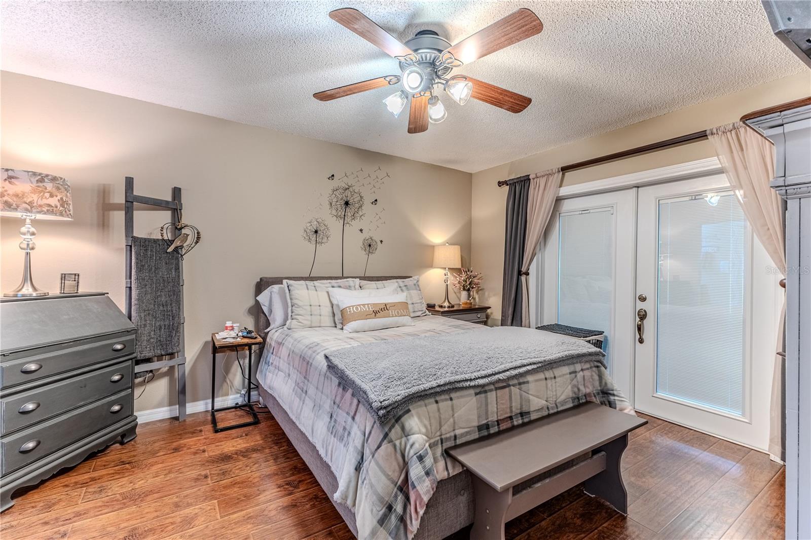 Primary suite