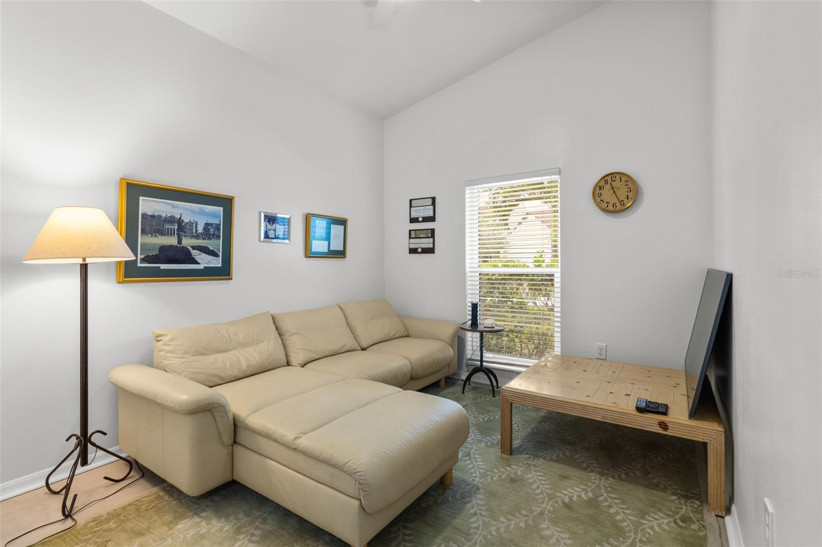 Bedroom 2 or office