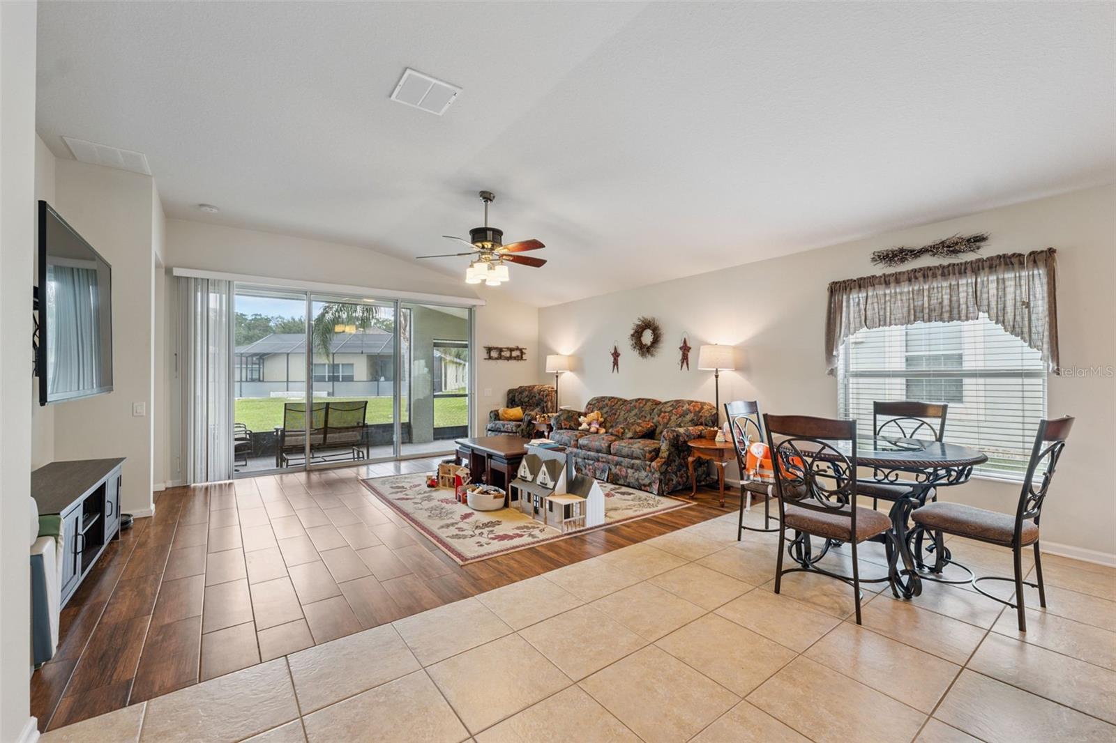 Dining / Living Room