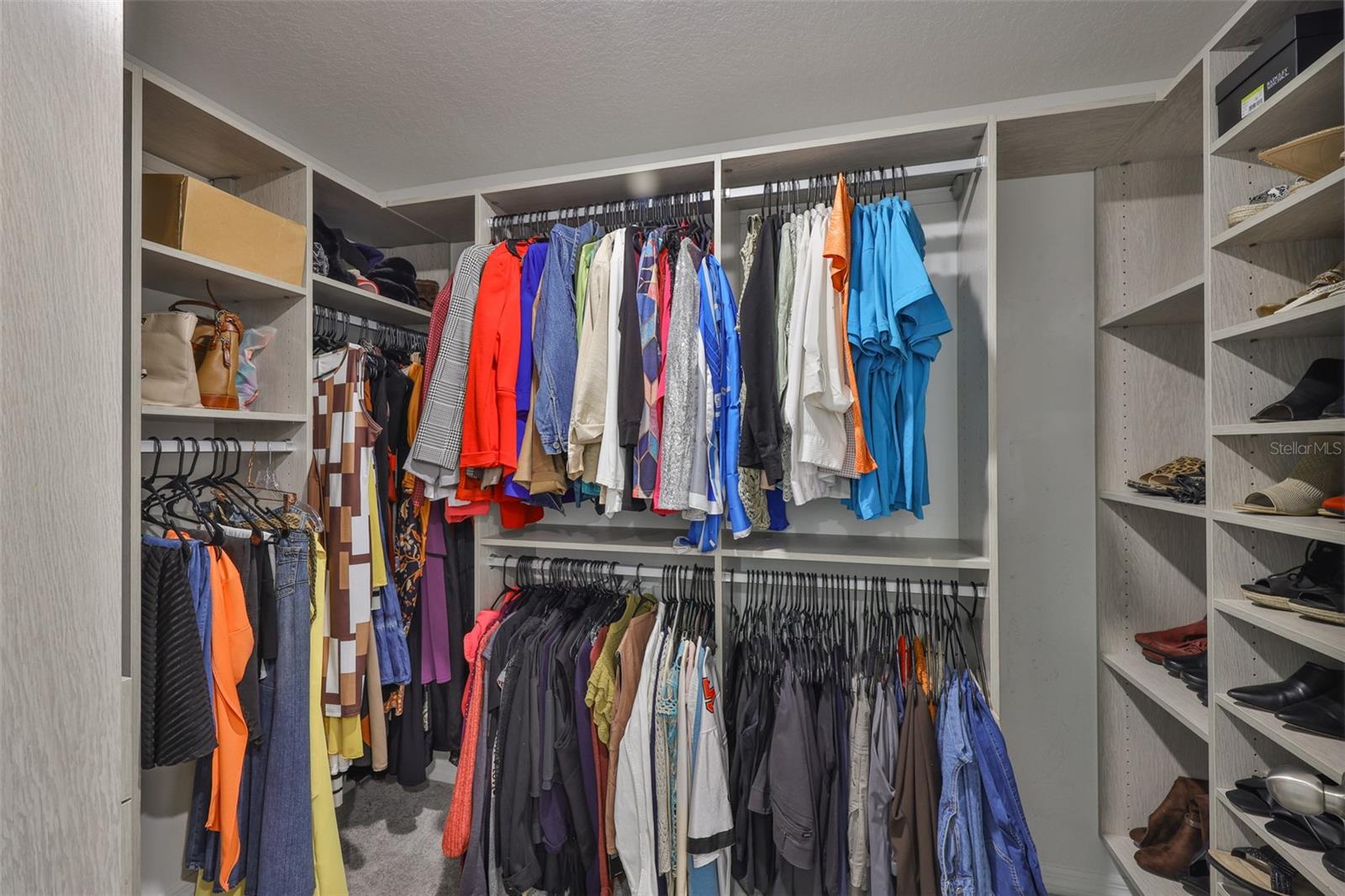 Owner's suite closet