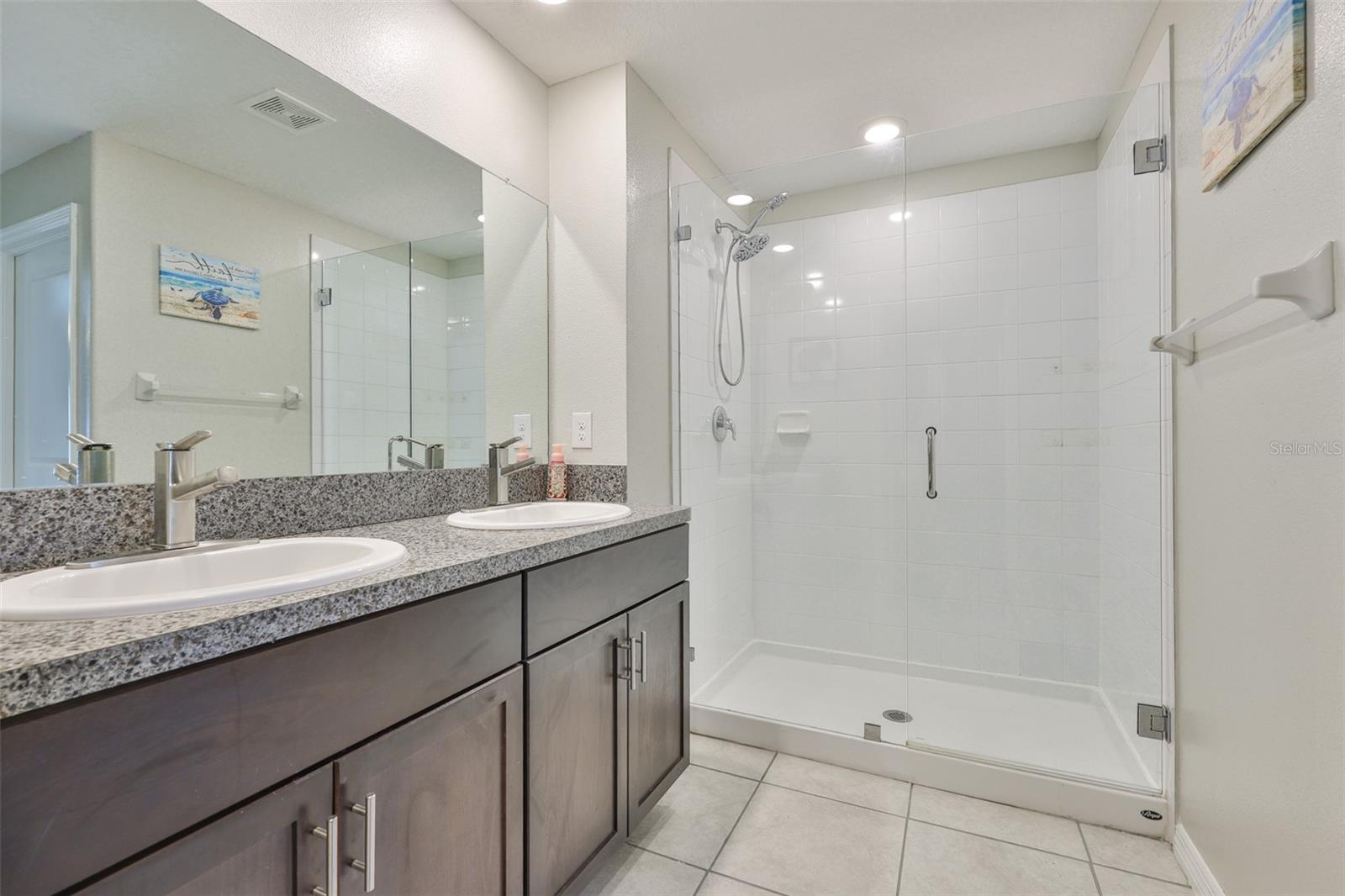 Owner's suite bathroom
