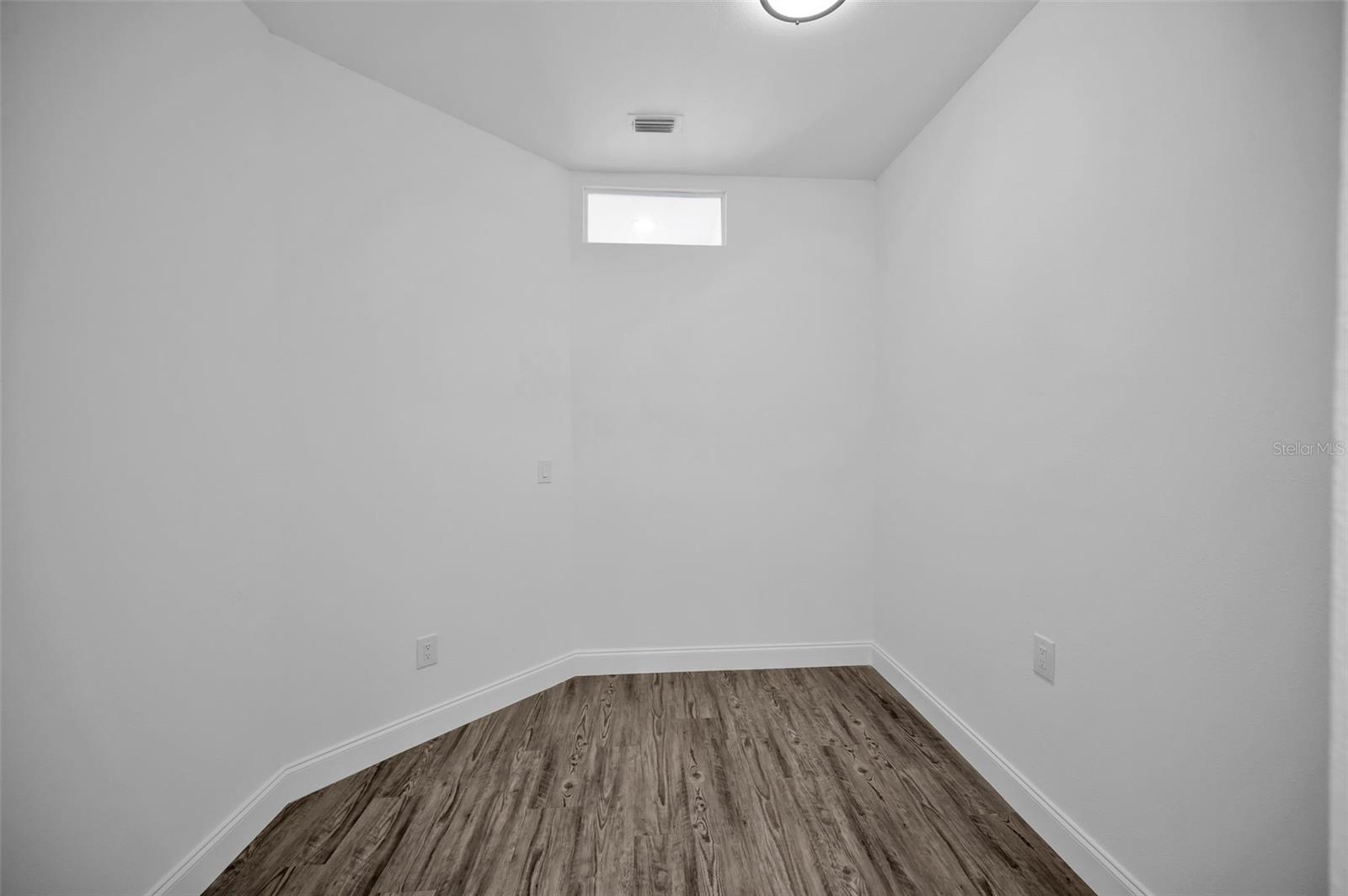 1st Floor Bonus Suite