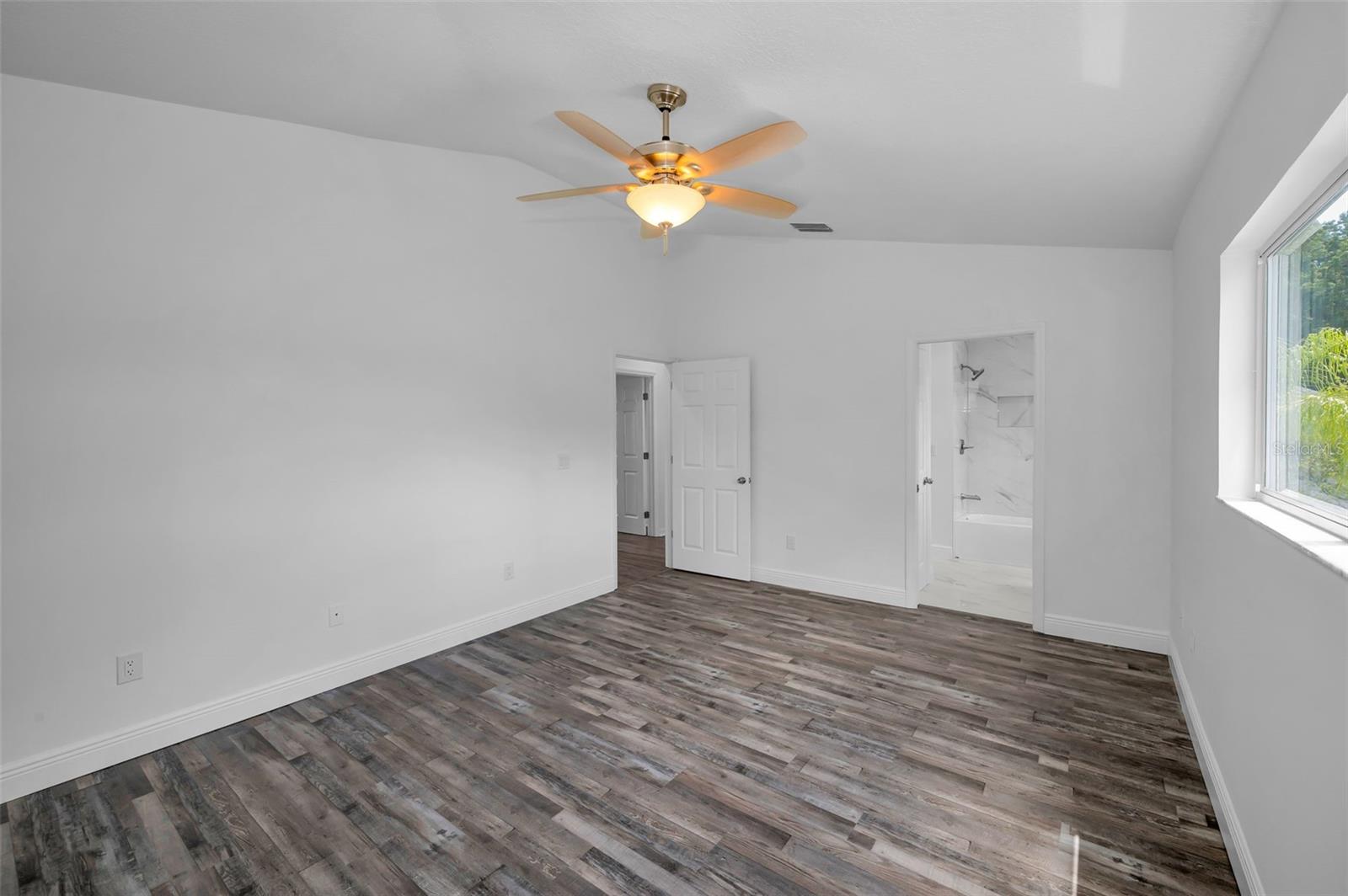 Upper Level Bedroom 1