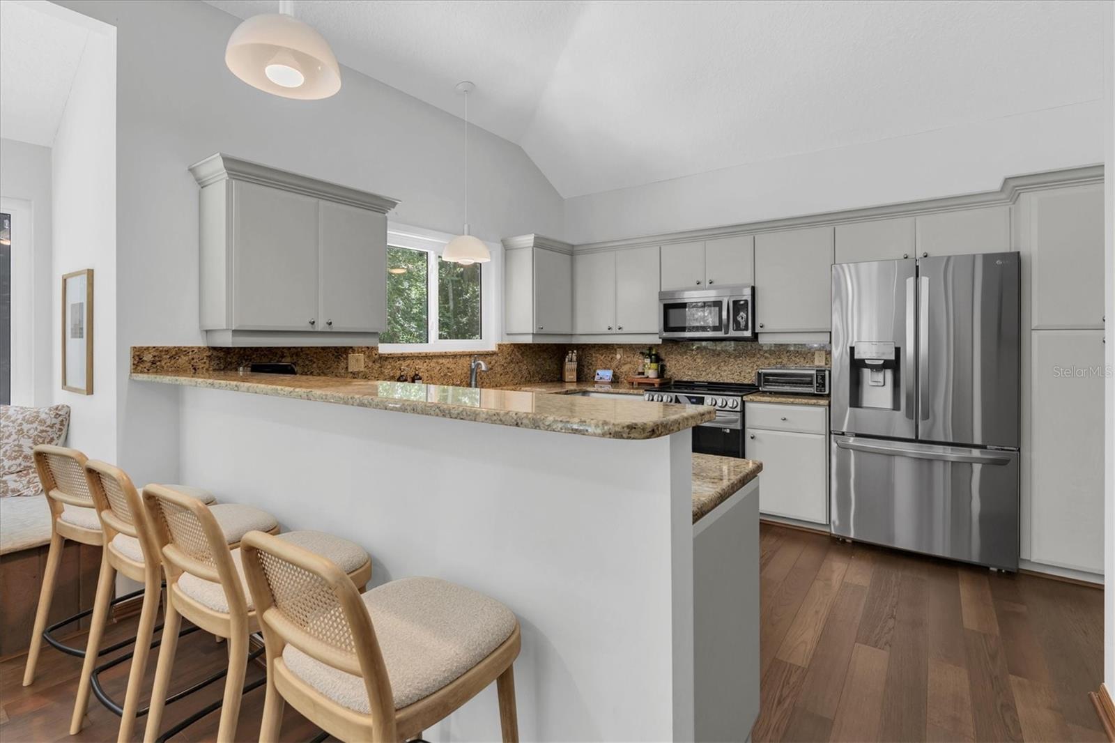 BREAKFAST BAR