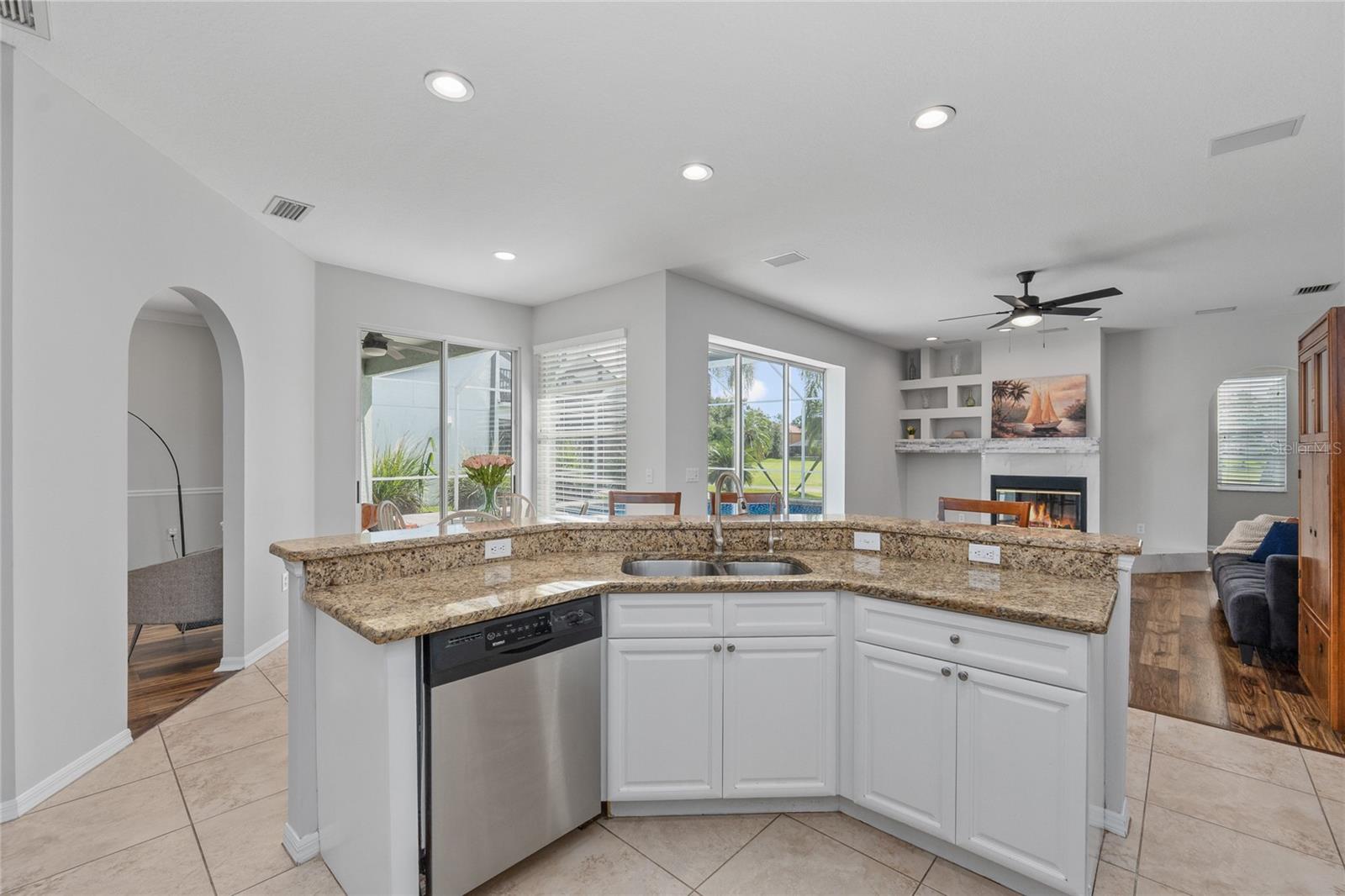 Light and bright Kitchen/family room