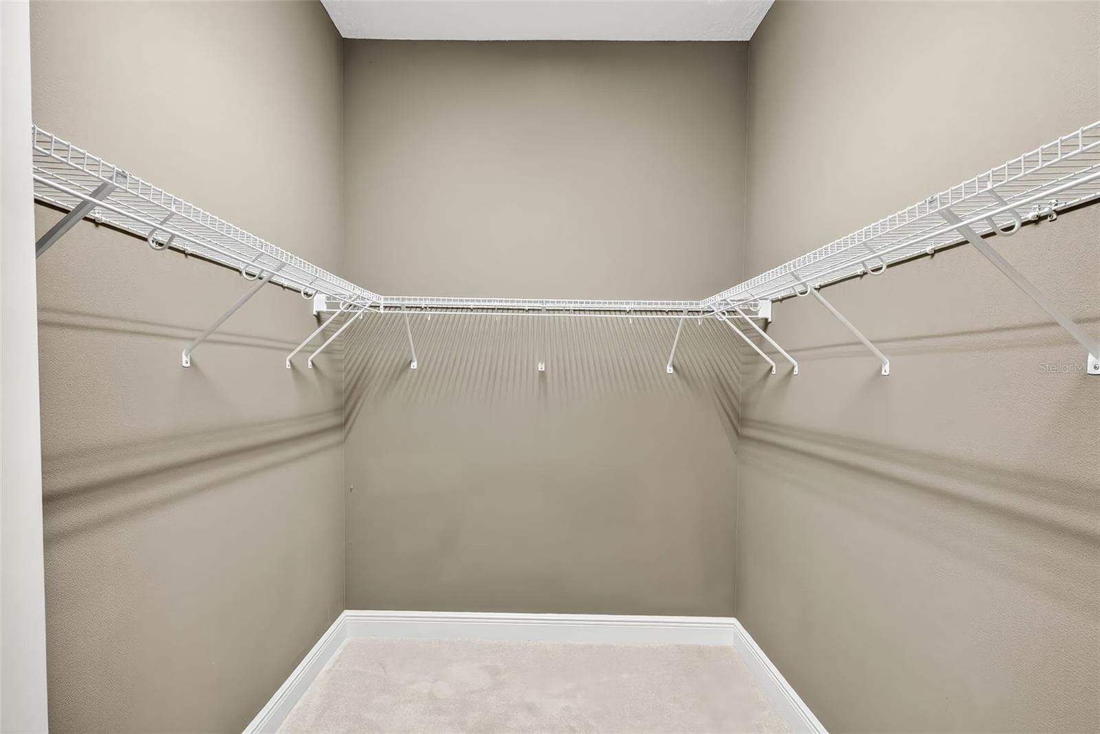Walk in closet 2