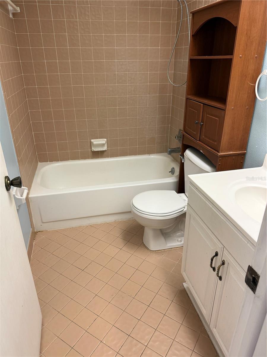 MAIN BATHROOM