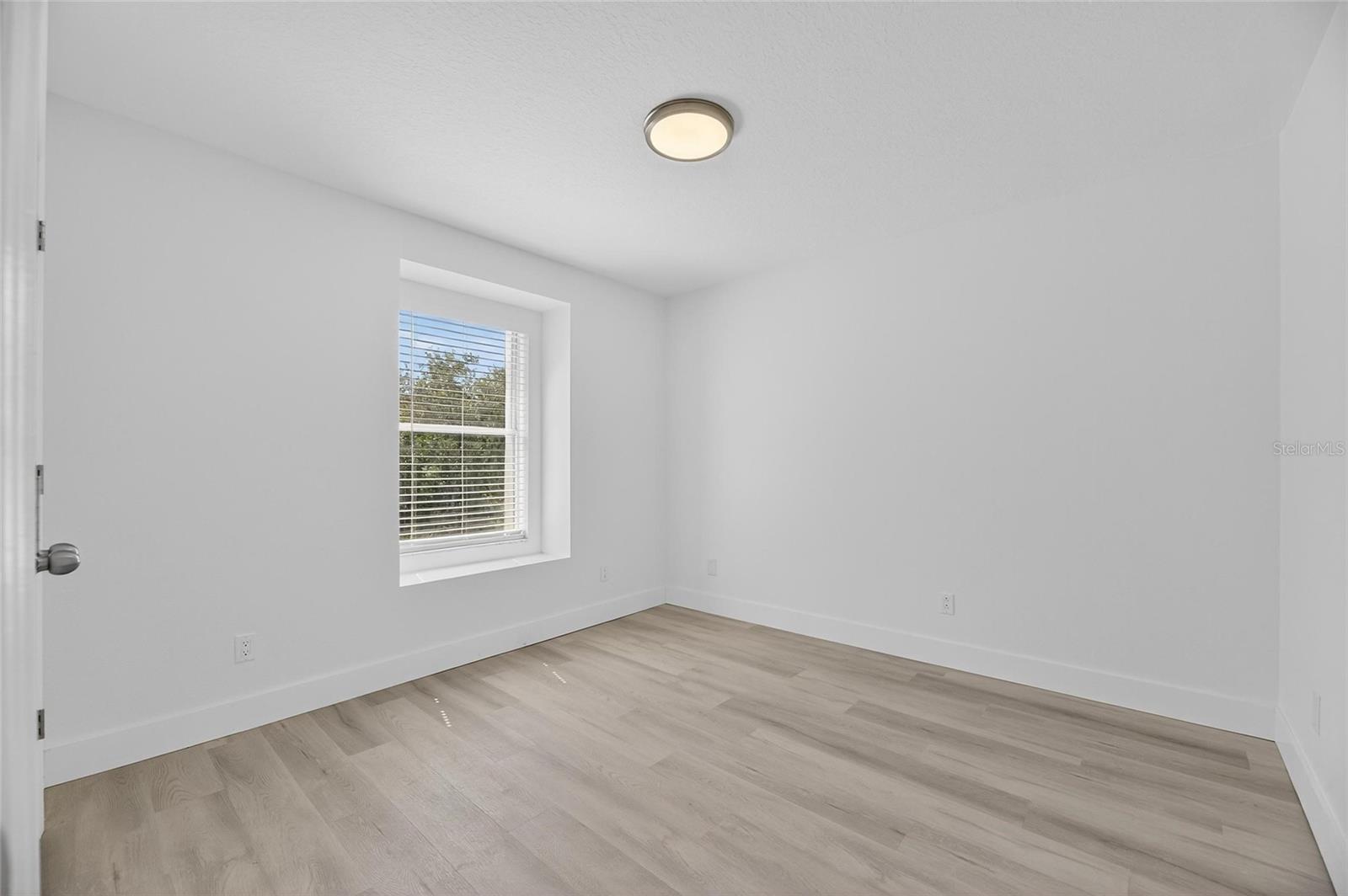 Secondary Bedroom (2)