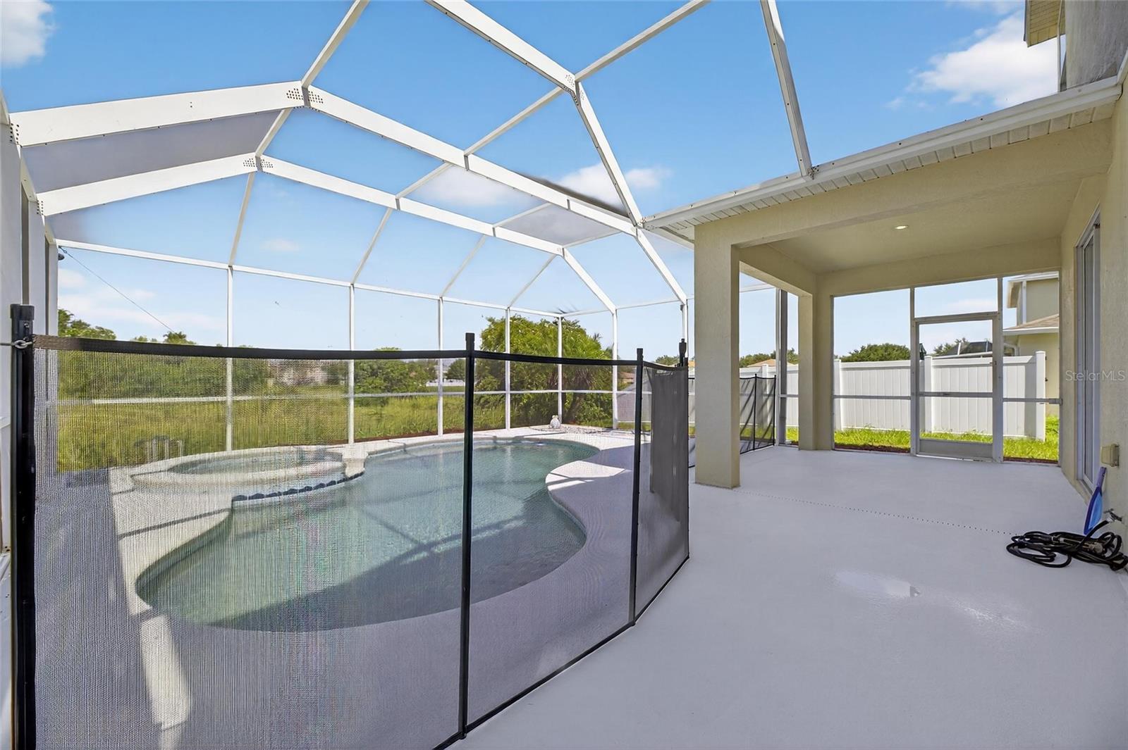 Pool & Spa