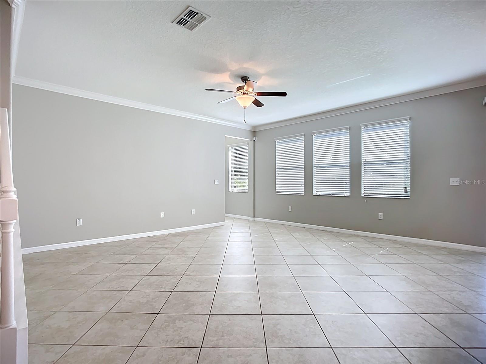 Huge familyroom
