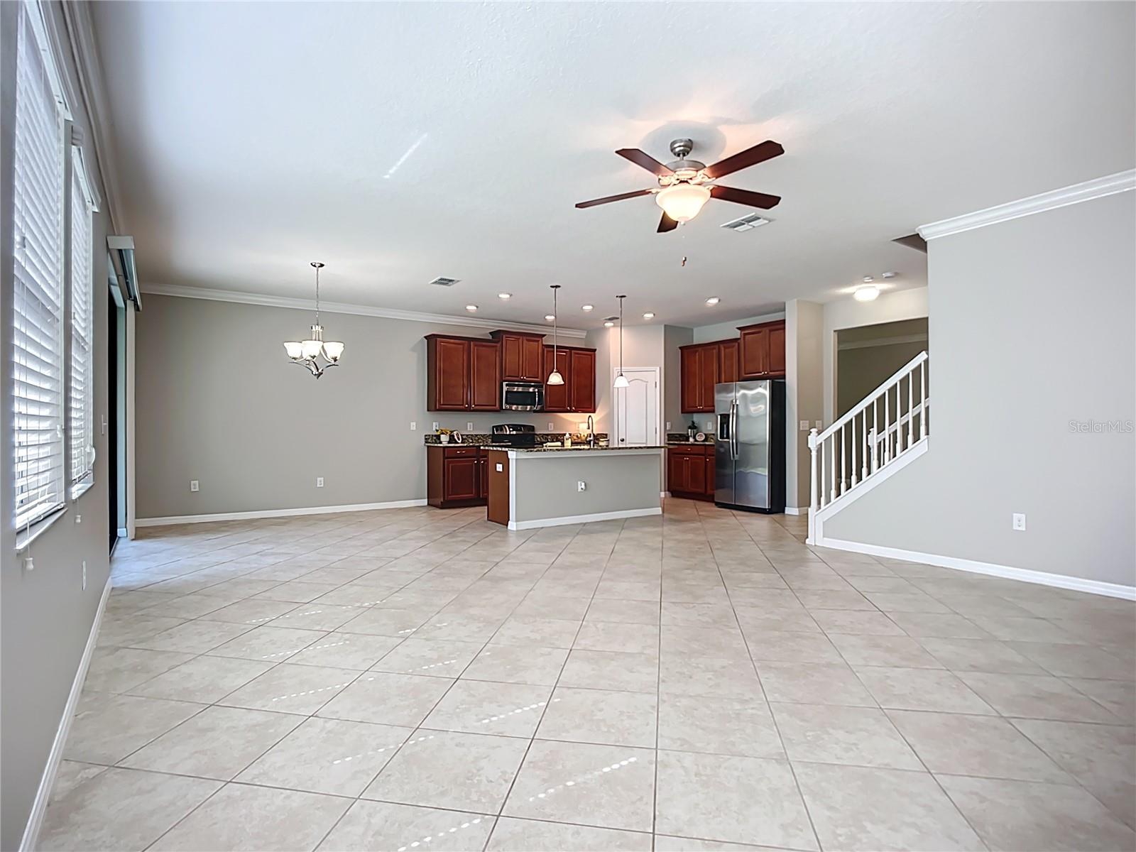 kitchen open to familyroom