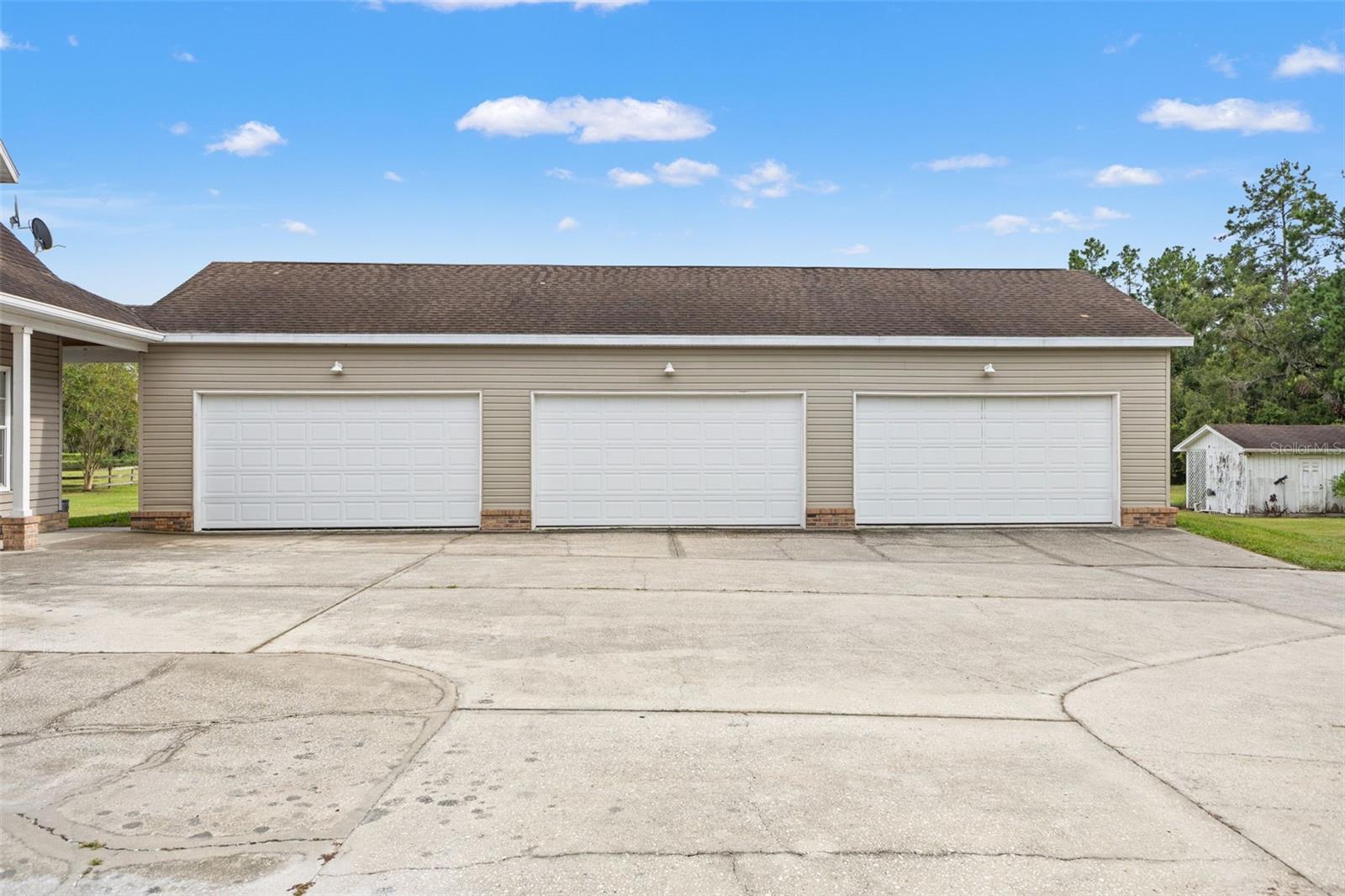 6 Car Detached Garage