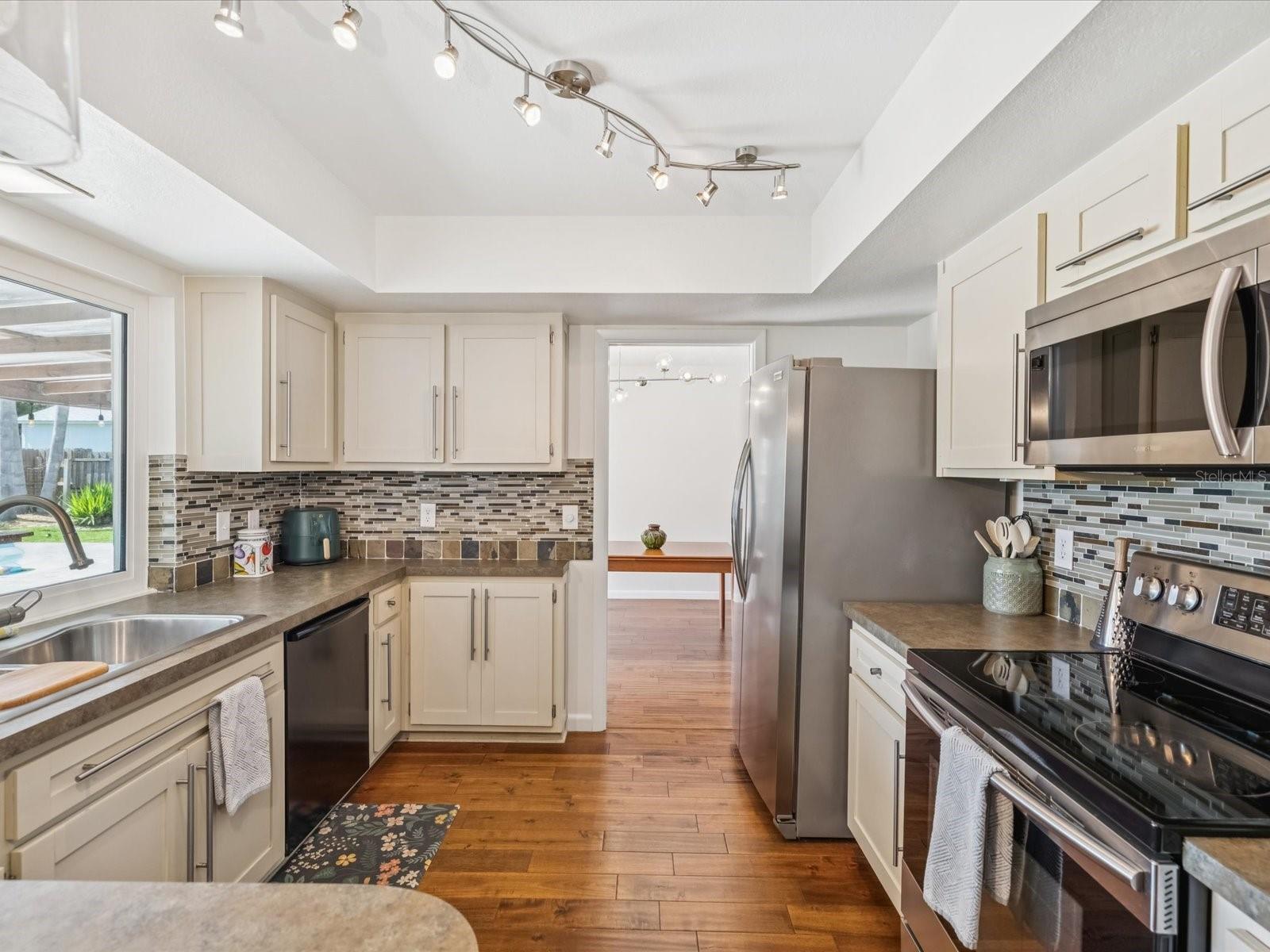 Light & Bright Kitchen