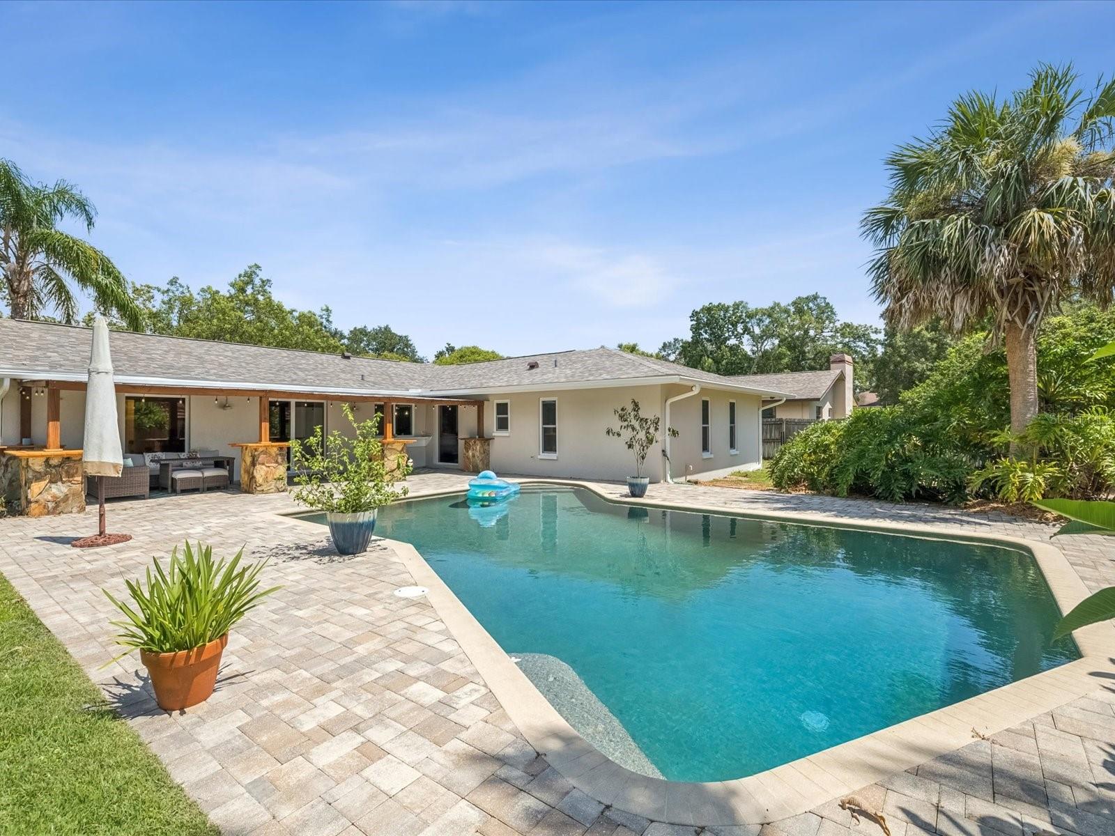 Huge Pebble Tec Saltwater Pool w/ Deep End