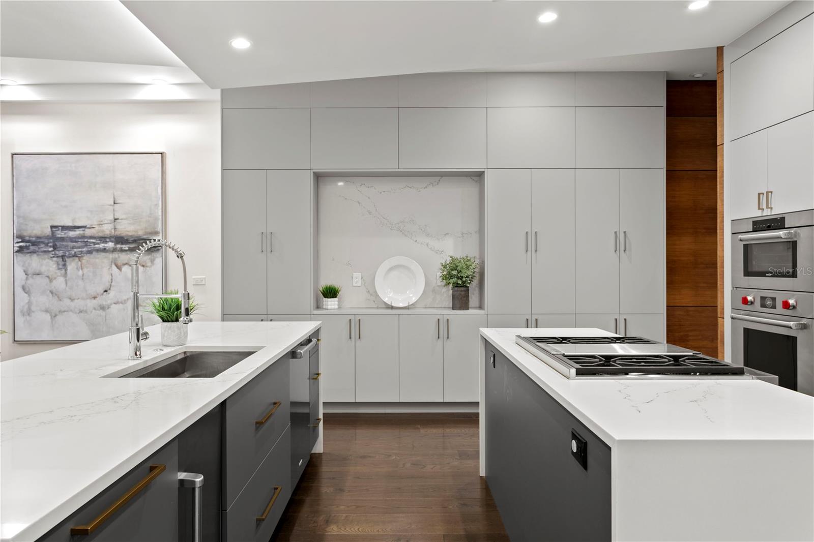 Loads of decorative niches and warm textures