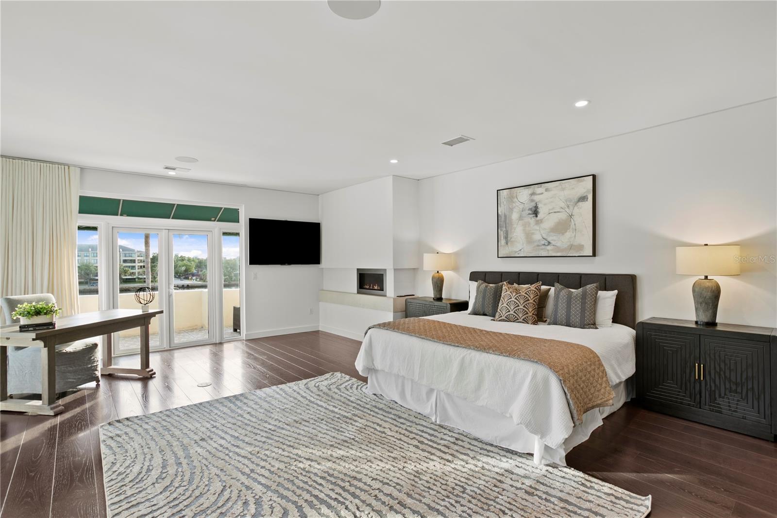 The grandeur of the Primary Space lends itself to flexibility with sitting areas and views to the water