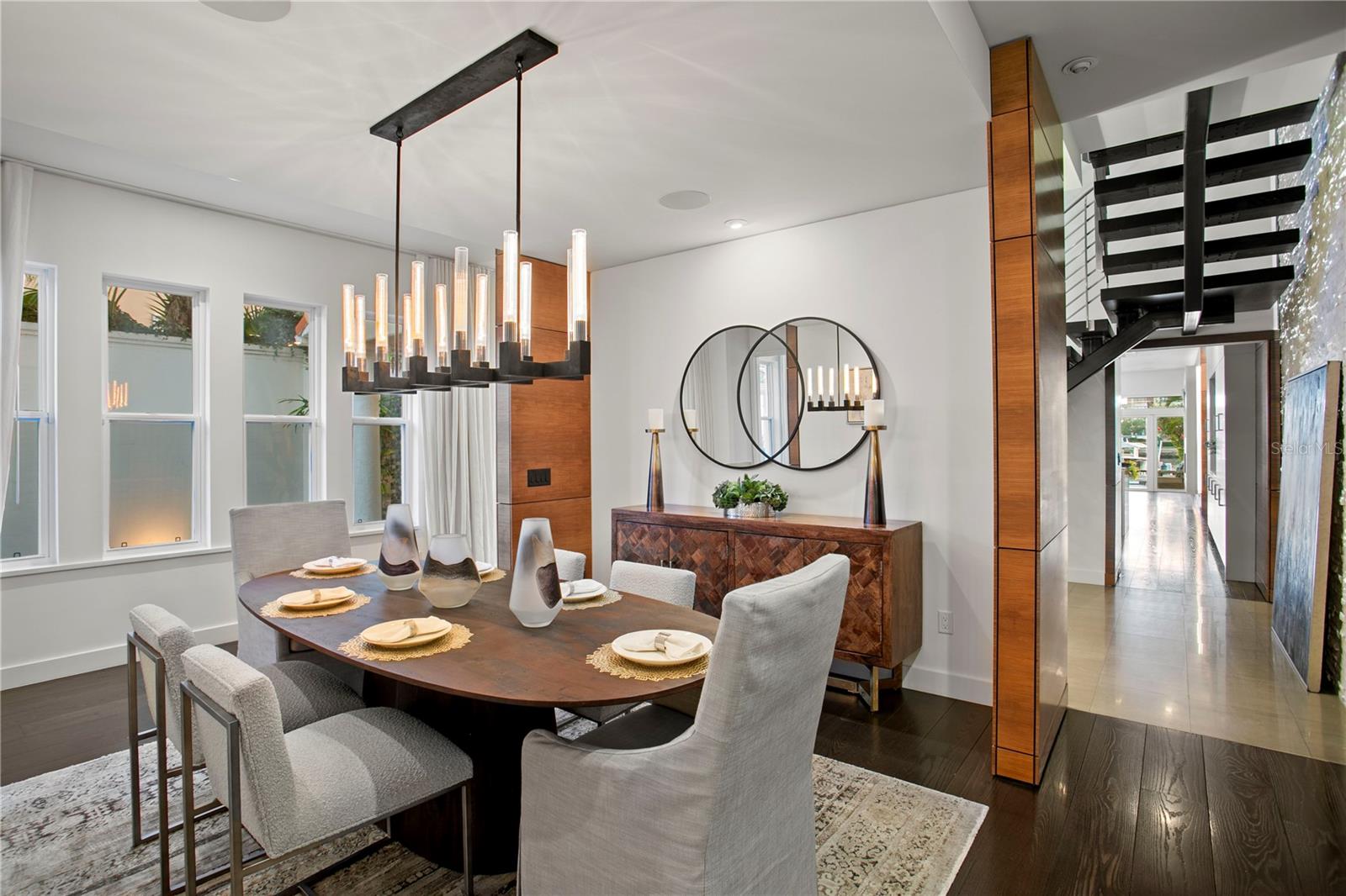 - A few graceful paces from the entrance, discover a beautifully appointed dining salon, designed for romantic dinner parties and lingering conversation.